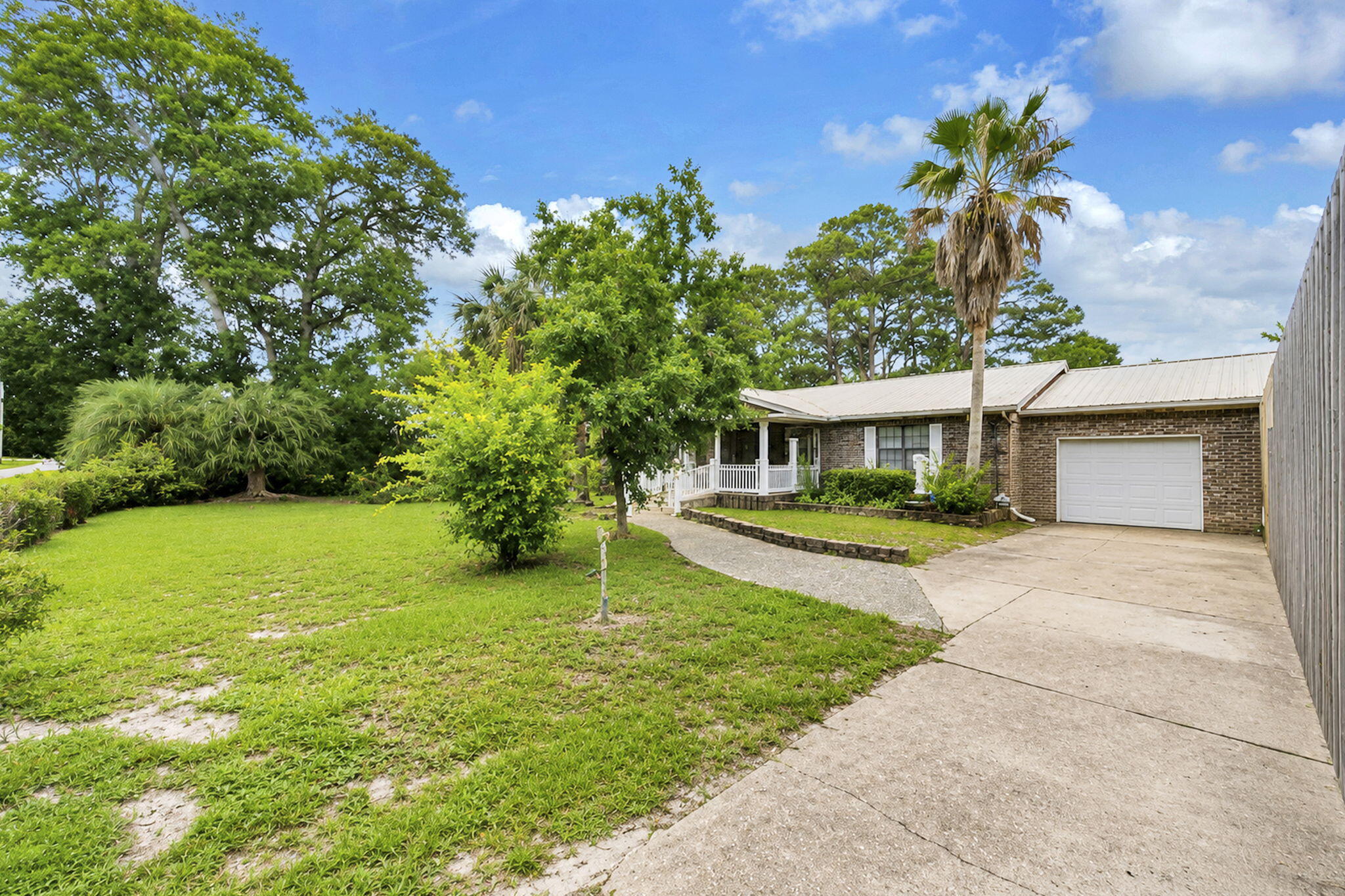 1234 Thompson Road — photo