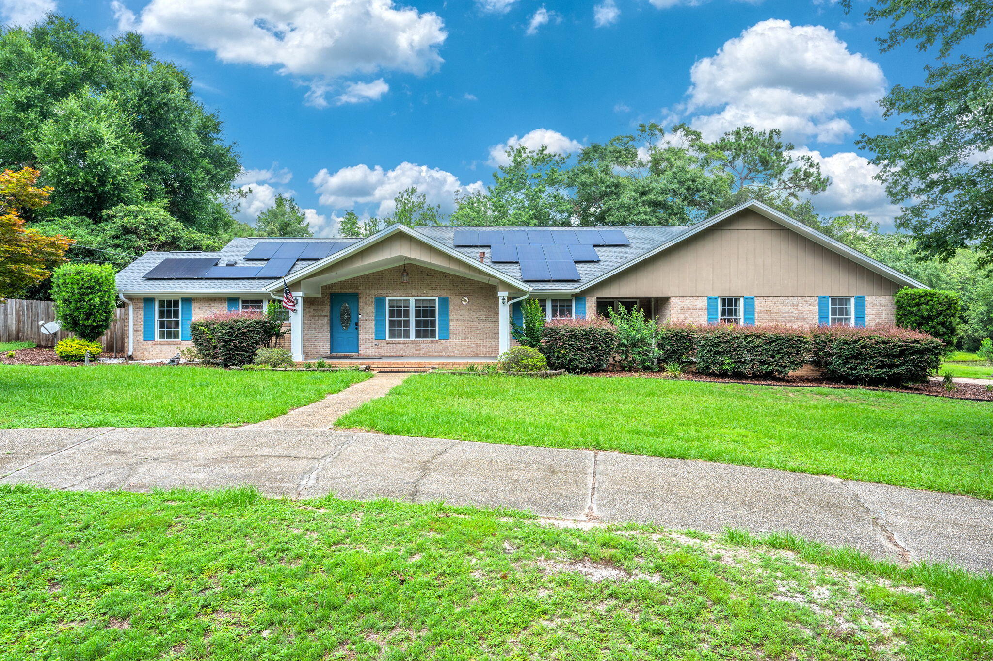 110 Eagle Court — photo