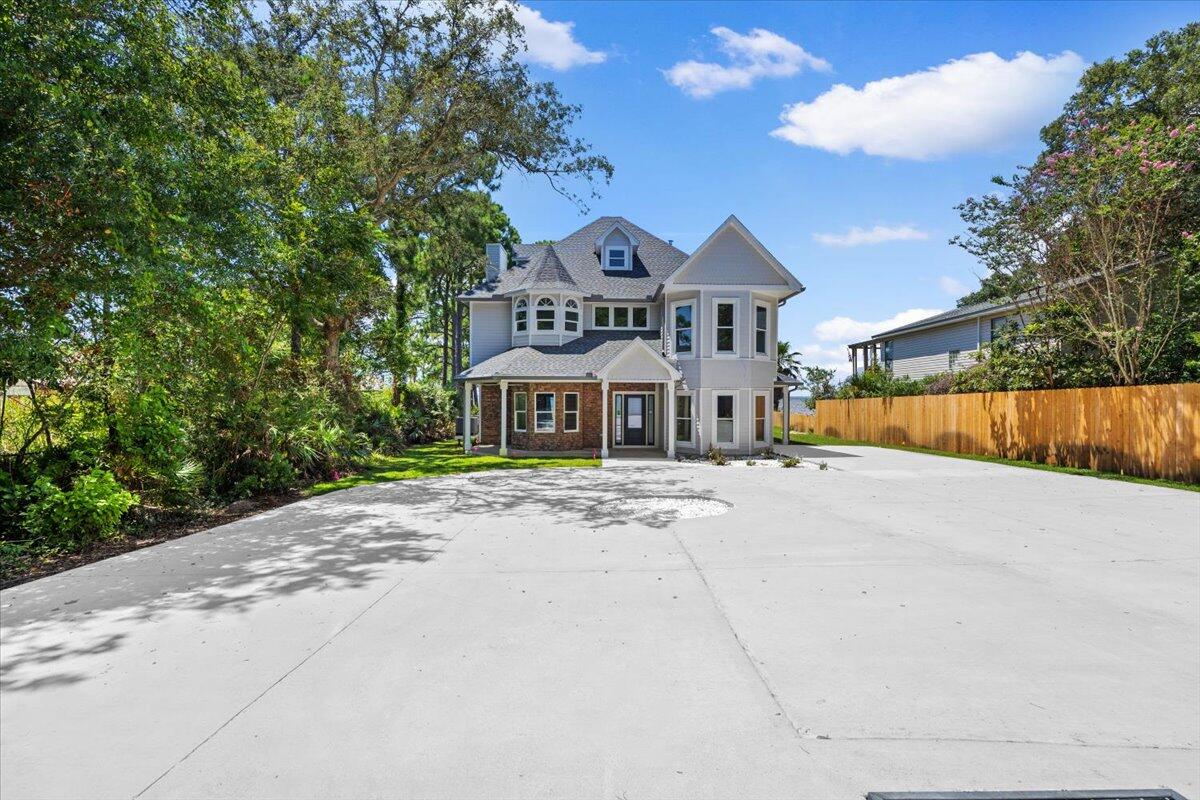 609 Calhoun Avenue — photo