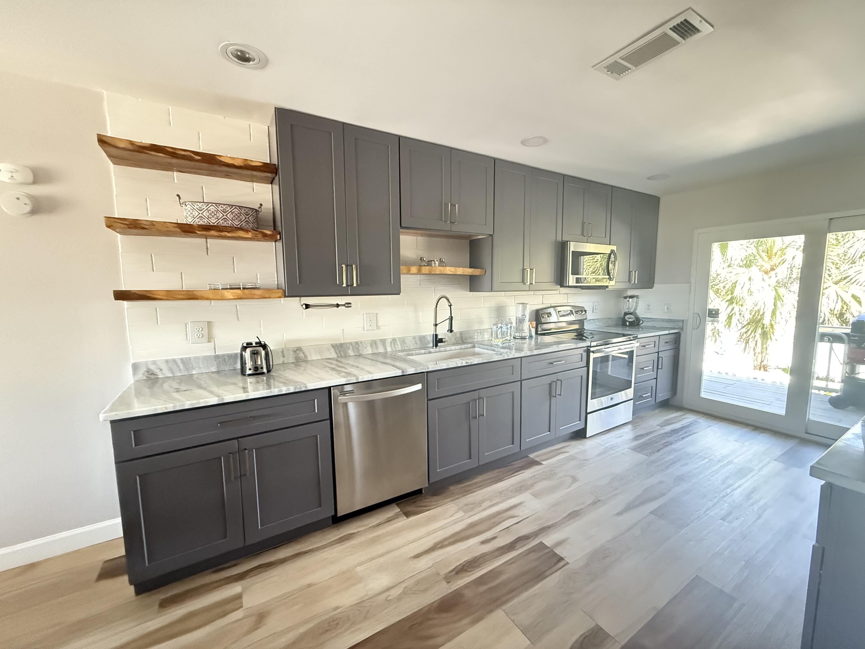 8468 Gulf Boulevard 2 & 3 — photo