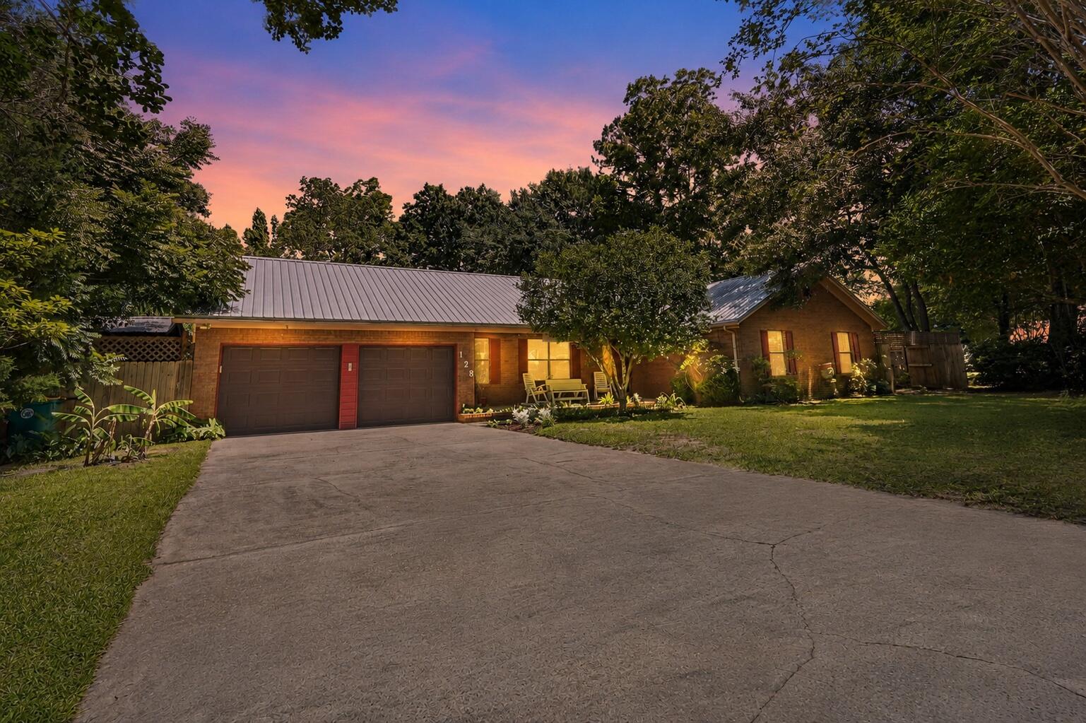 128 Twin Oak Drive — photo