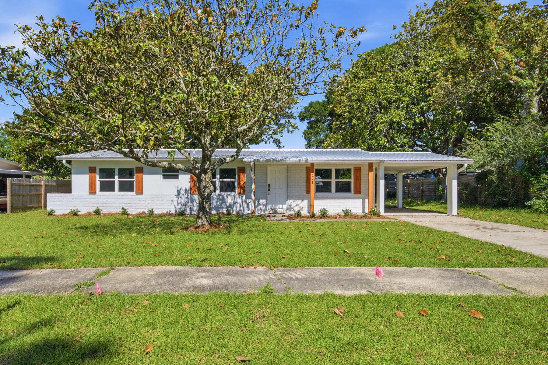 271 Gregory Drive — photo