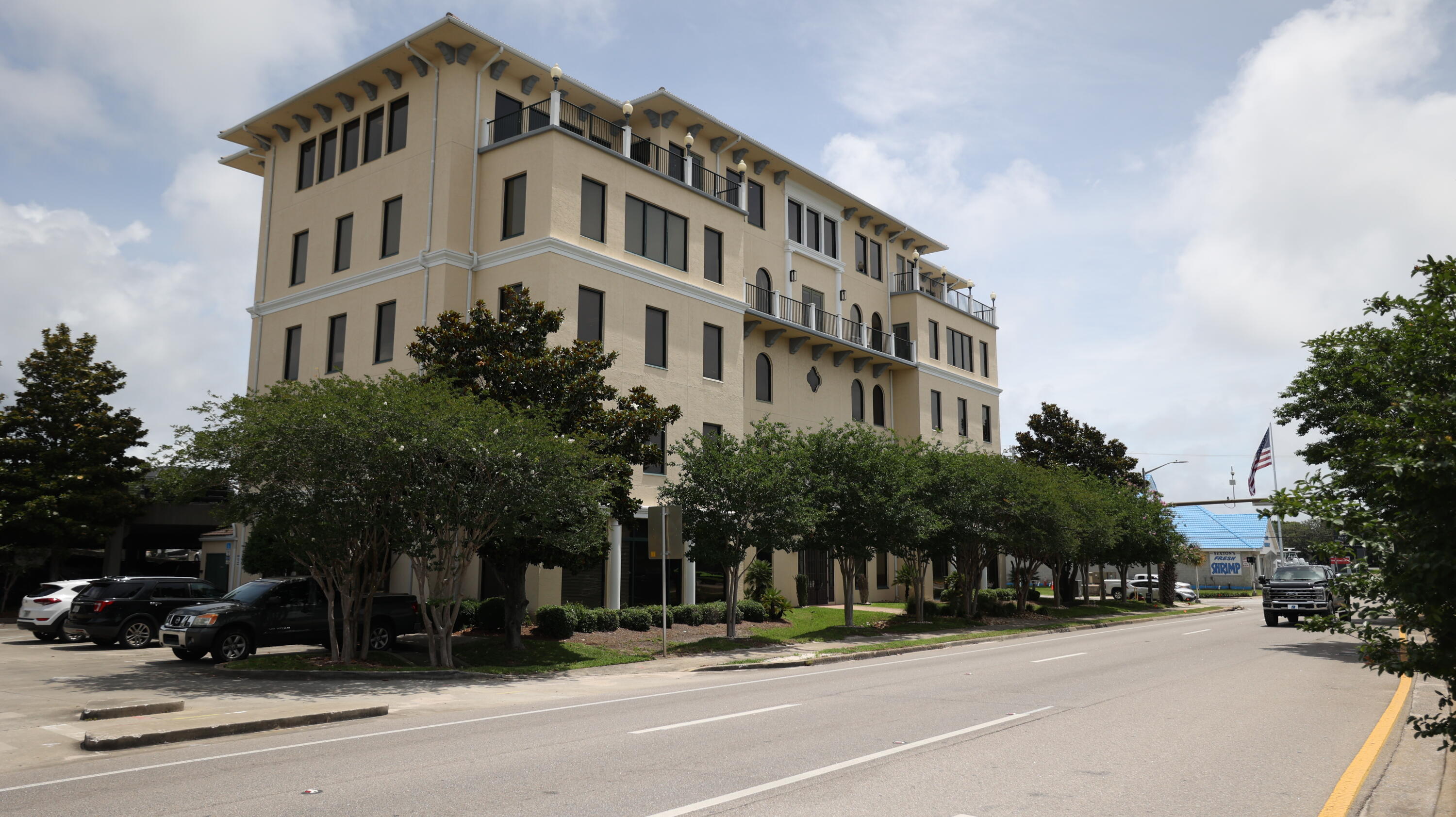 543 Harbor Boulevard 303 — photo