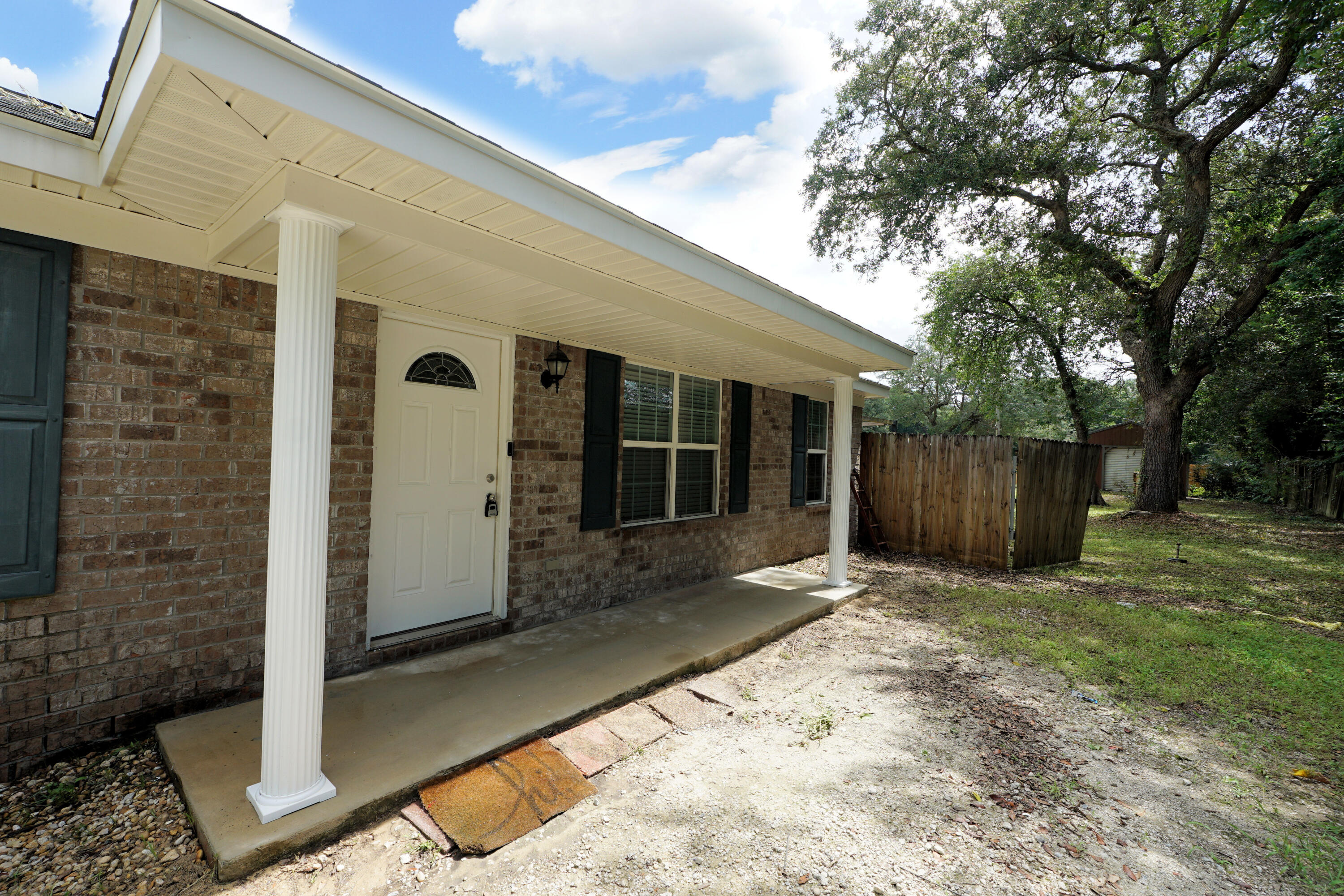 611 Bullock Boulevard — photo