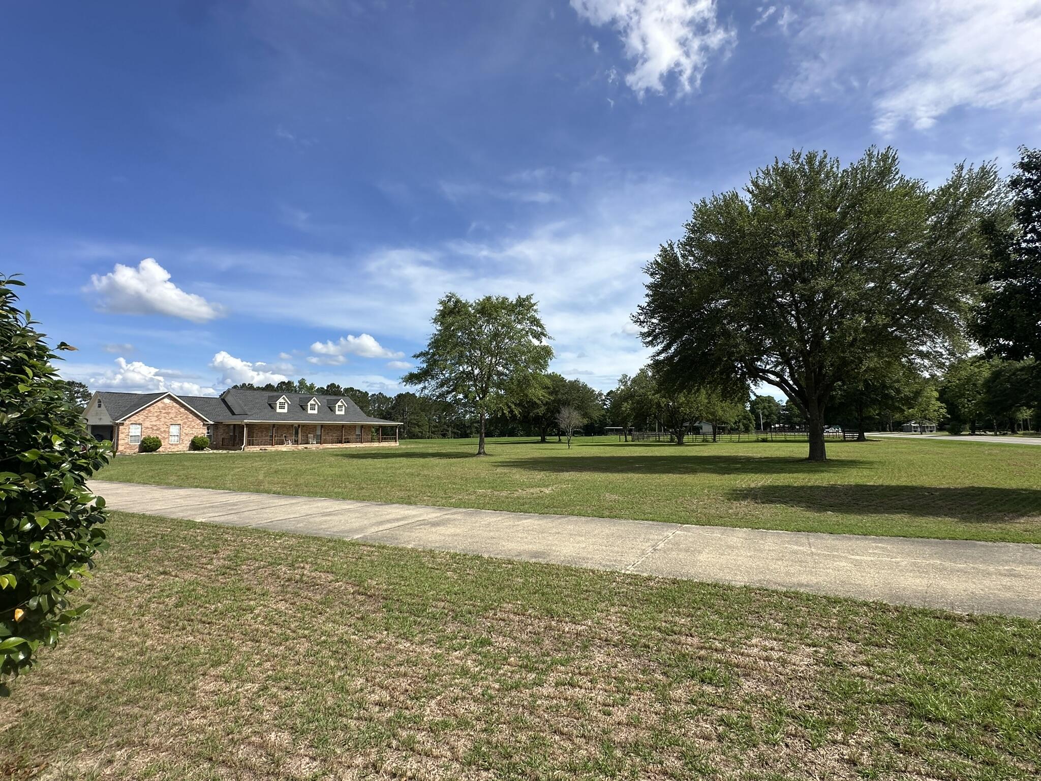 G & H County Road 20 / New Ebenezer Road — photo
