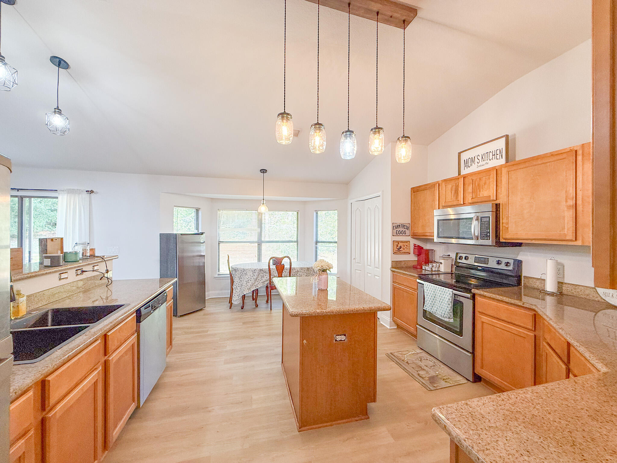 6214 Flash Lane — photo
