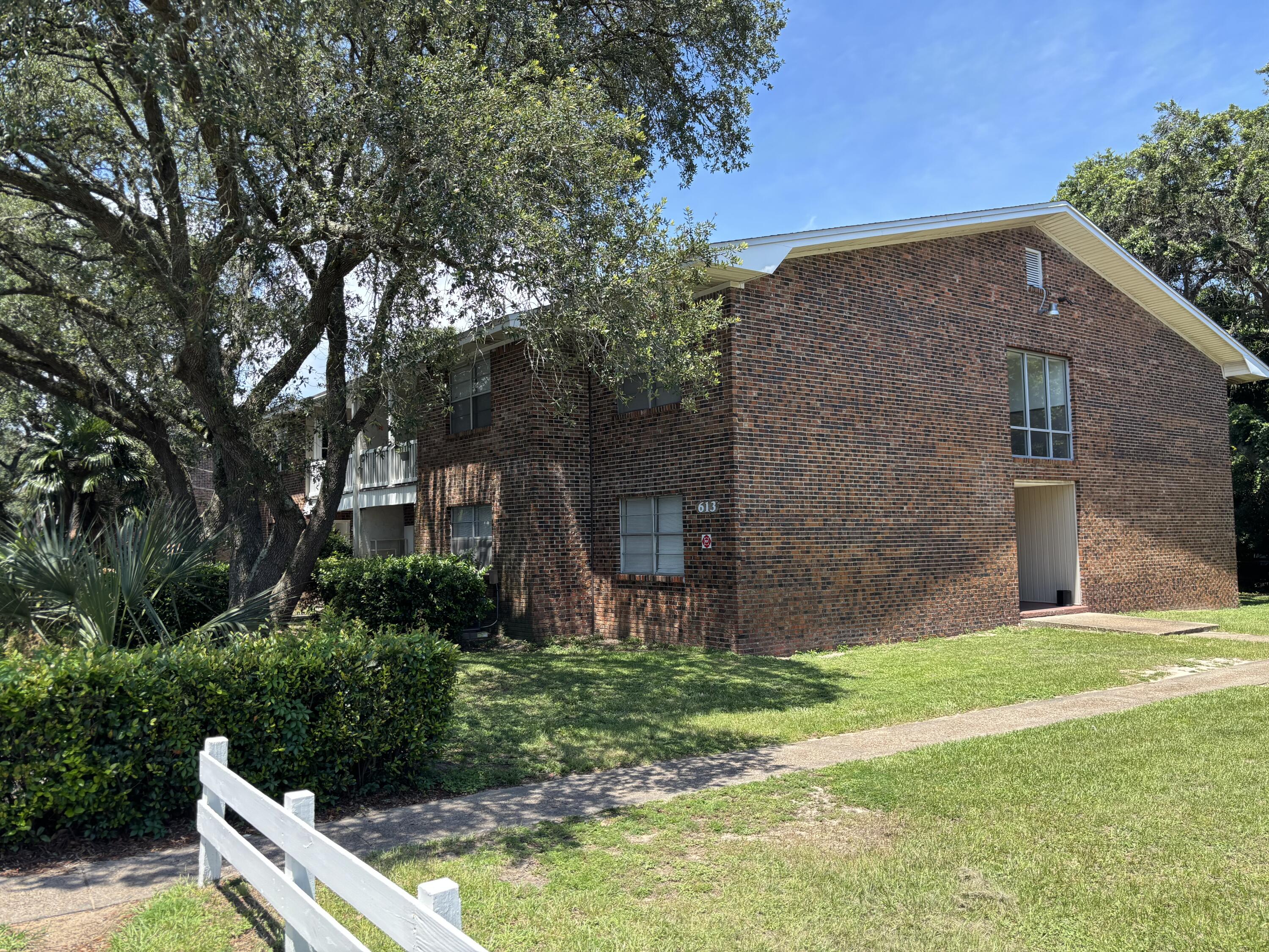 613 Colonial Drive 8 — photo