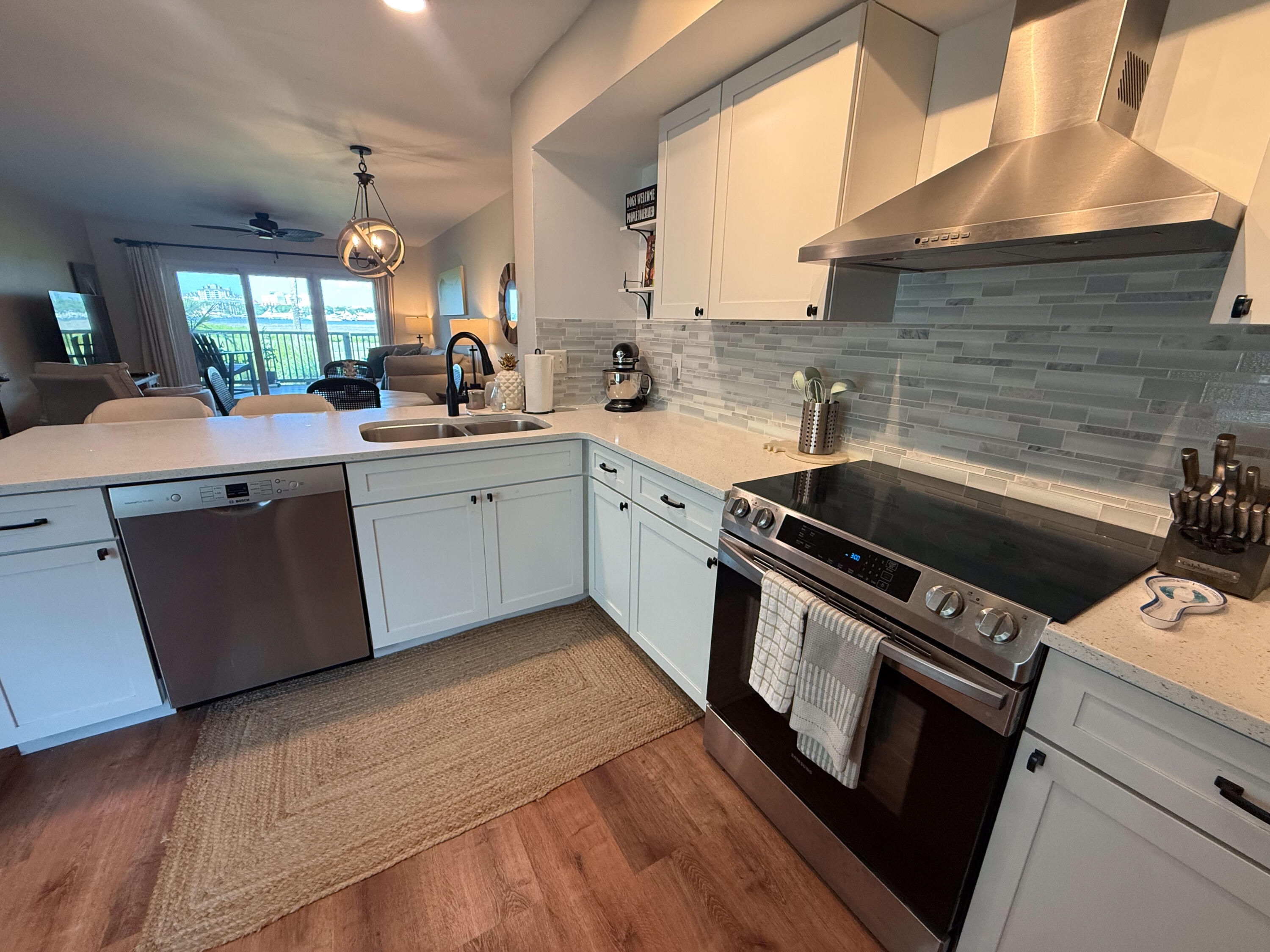 815 Harbour Point Drive 815 — photo