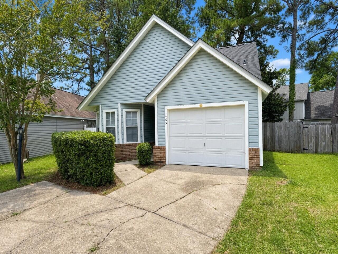 409 Heritage Court — photo