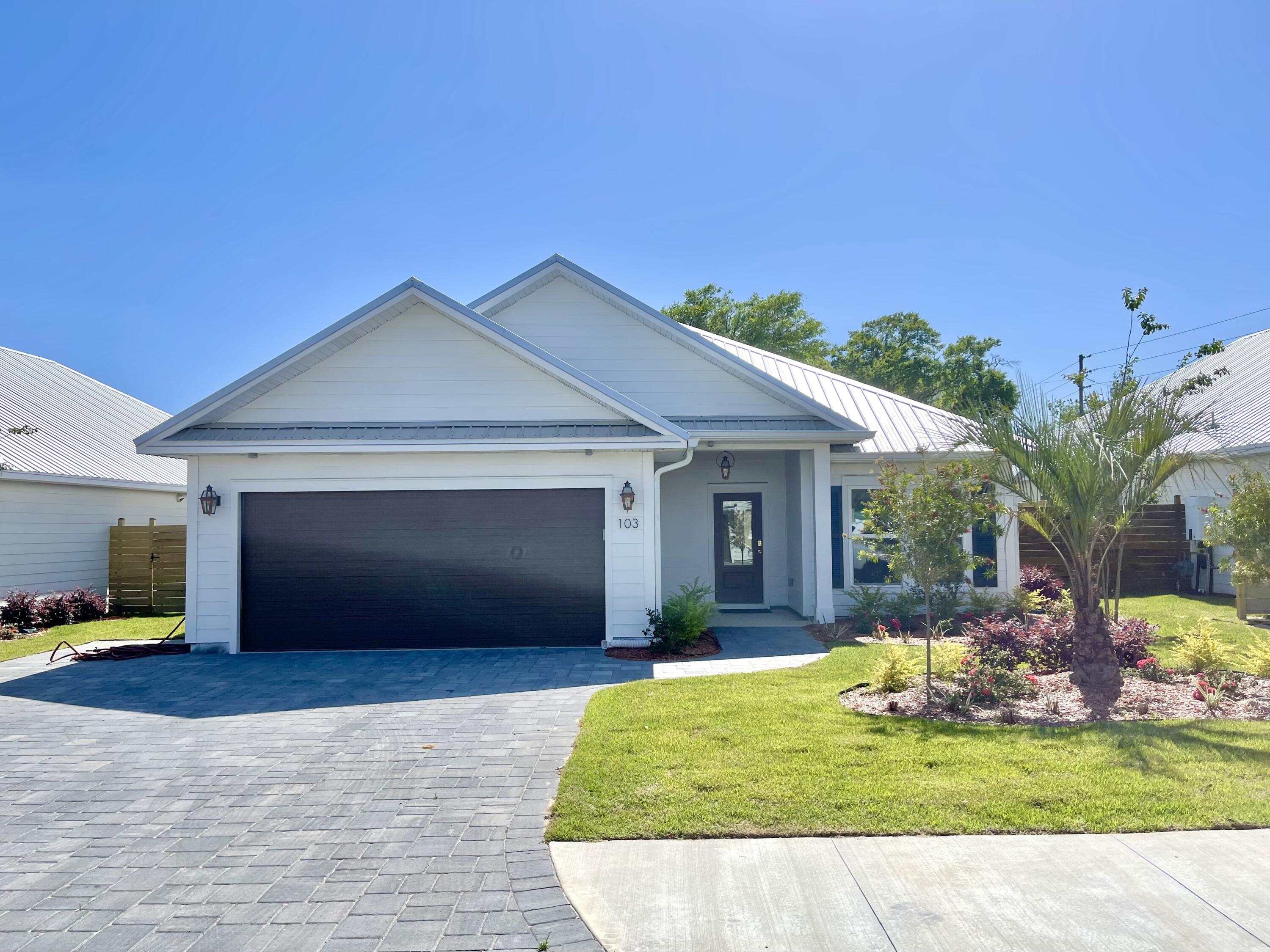 103 Fletcher Way — photo