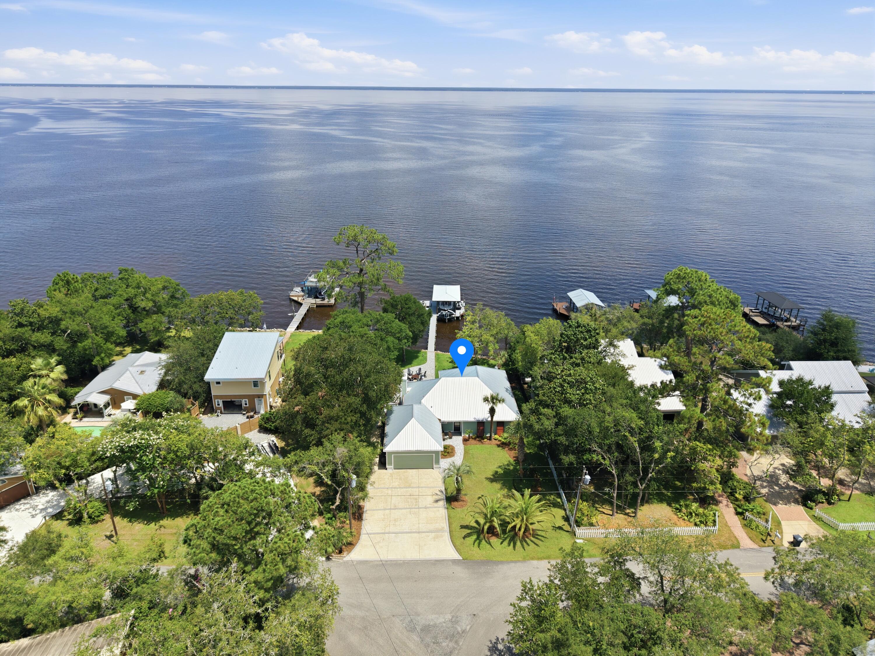 231 Bay Circle Drive — photo