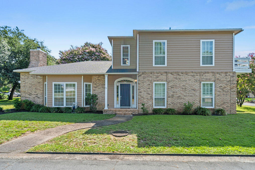 895 Shalimar Court — photo