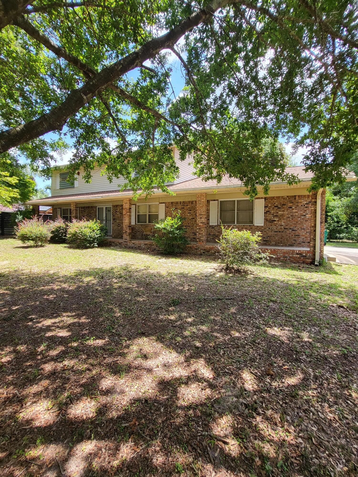 1005 Pine Lake Drive — photo