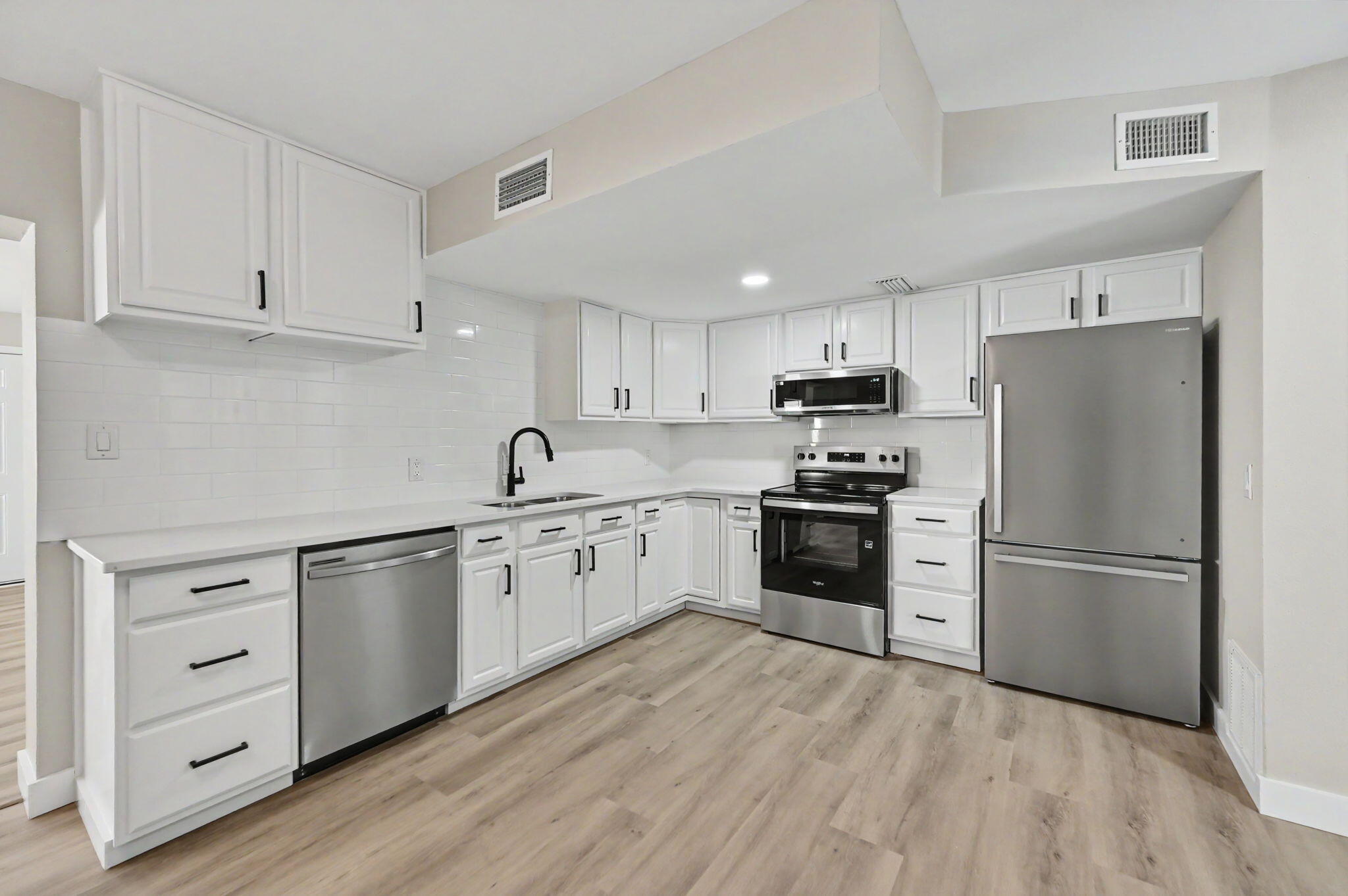 136 Valencia Drive — photo