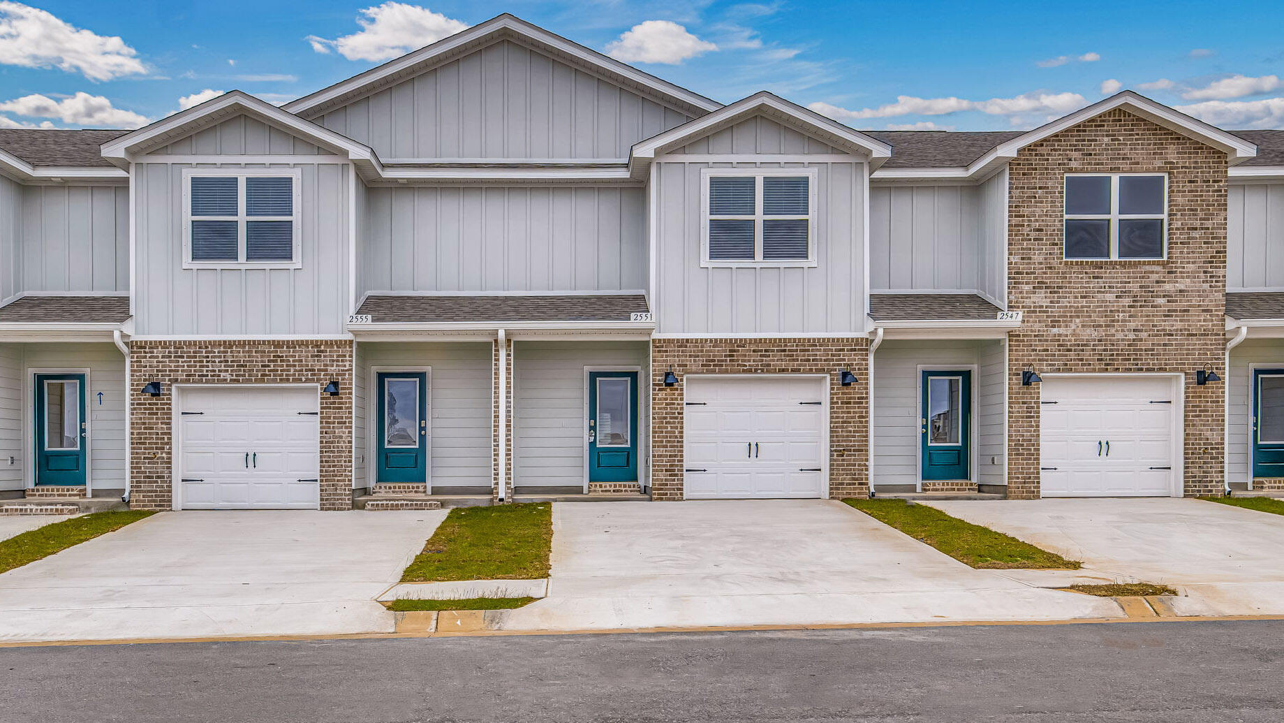 2362 Cliff Hollow Circle — photo