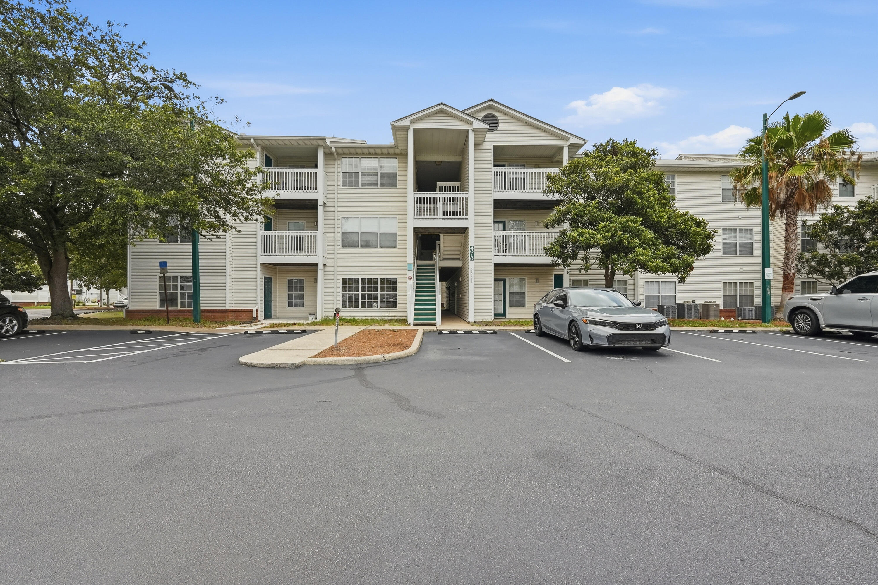 4010 Dancing Cloud Court 400 — photo