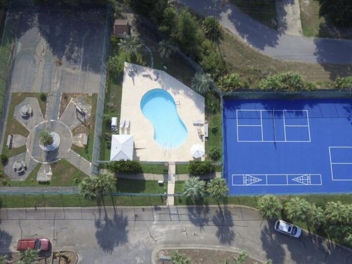 2737 Bay Club Drive — photo