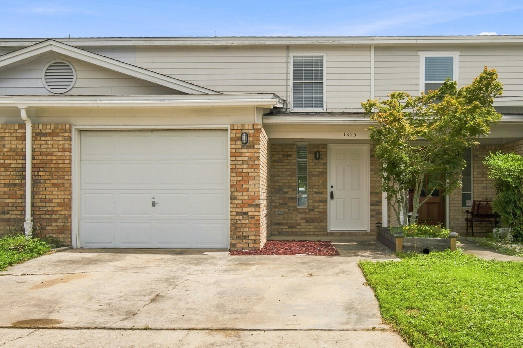 1855 Whispering Oaks Lane — photo