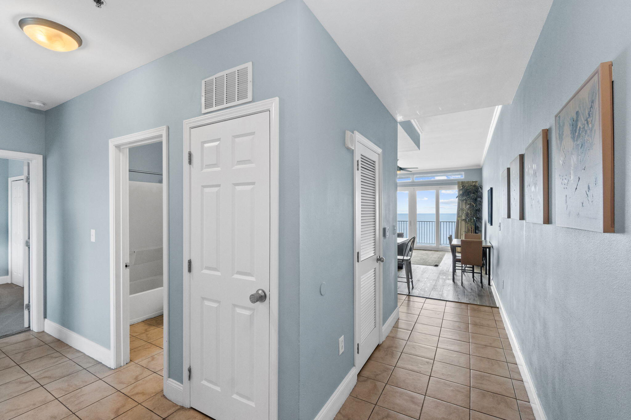9860 S Thomas Drive Unit 2111 — photo