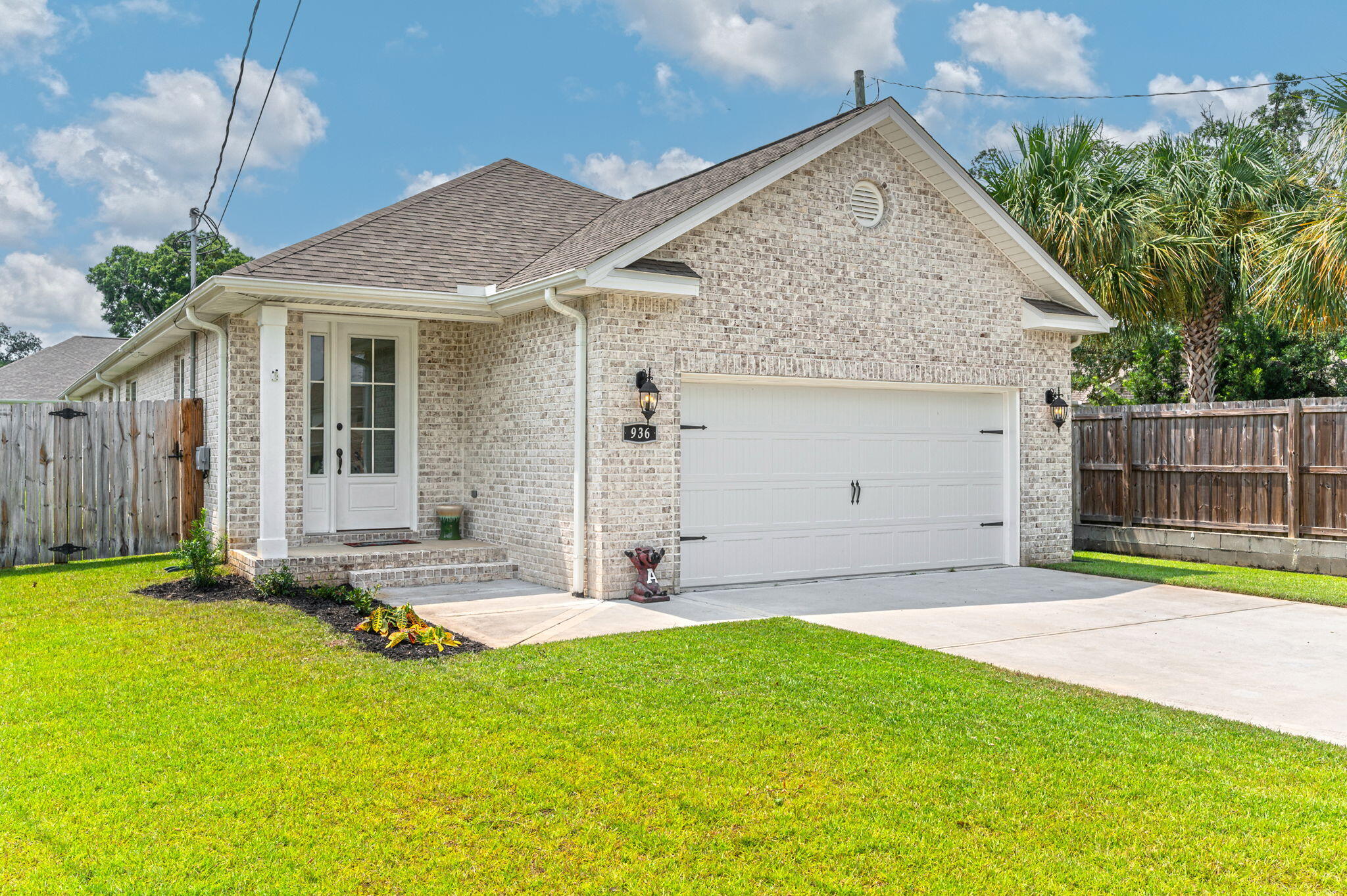 936 Harrelson Drive — photo