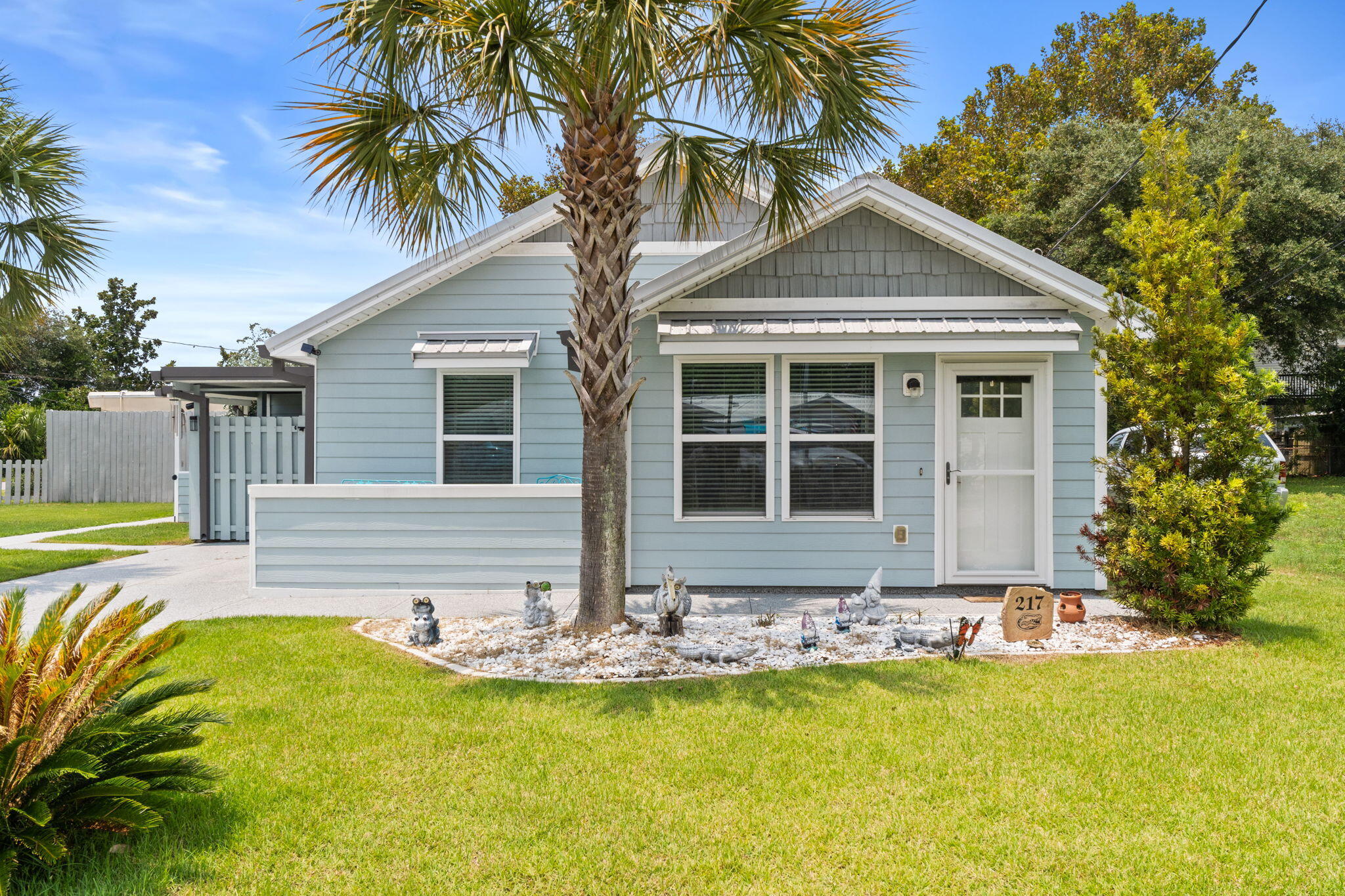 217 Magnolia Drive — photo