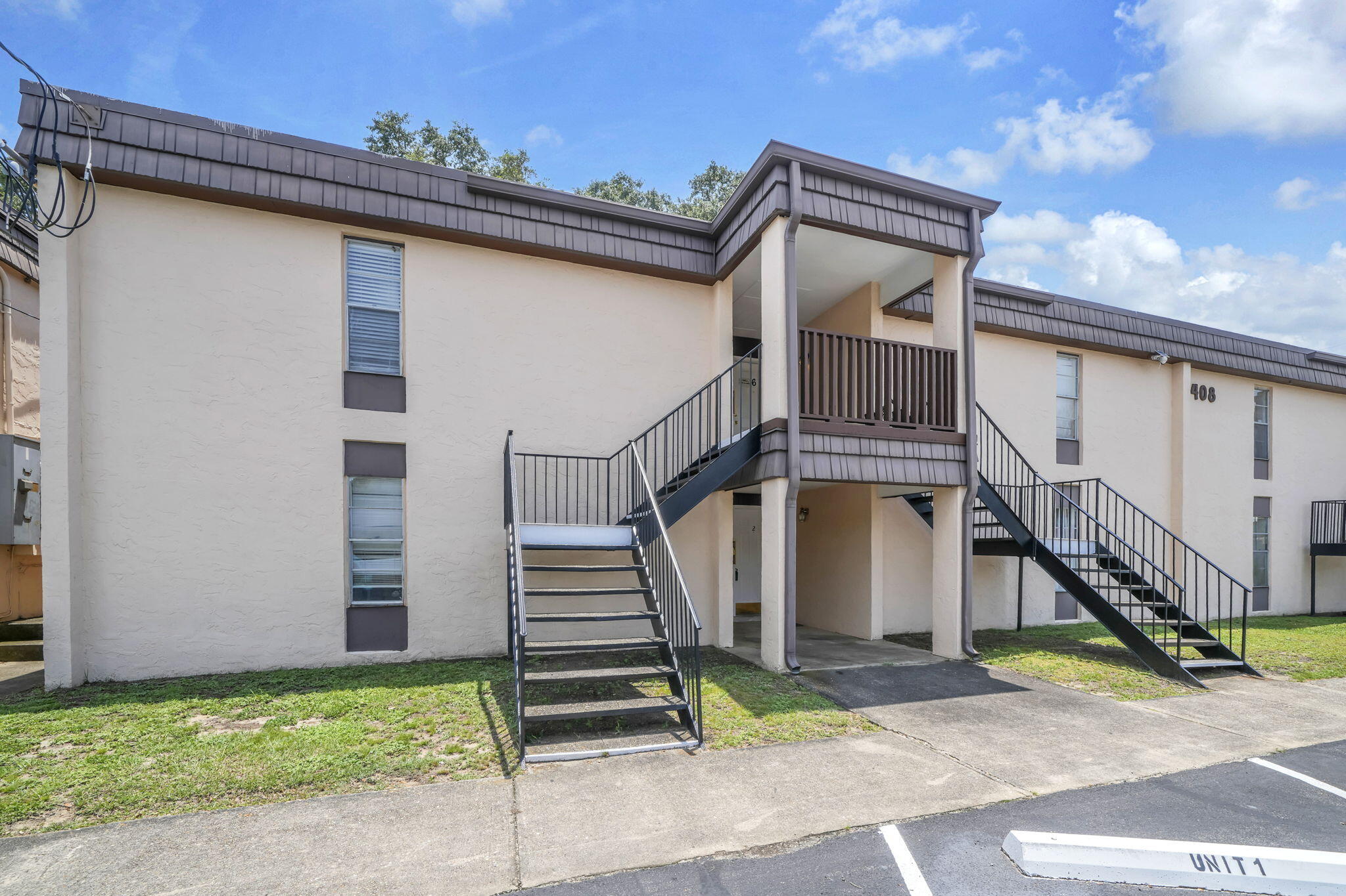 408 NW Marshall Court 2 — photo