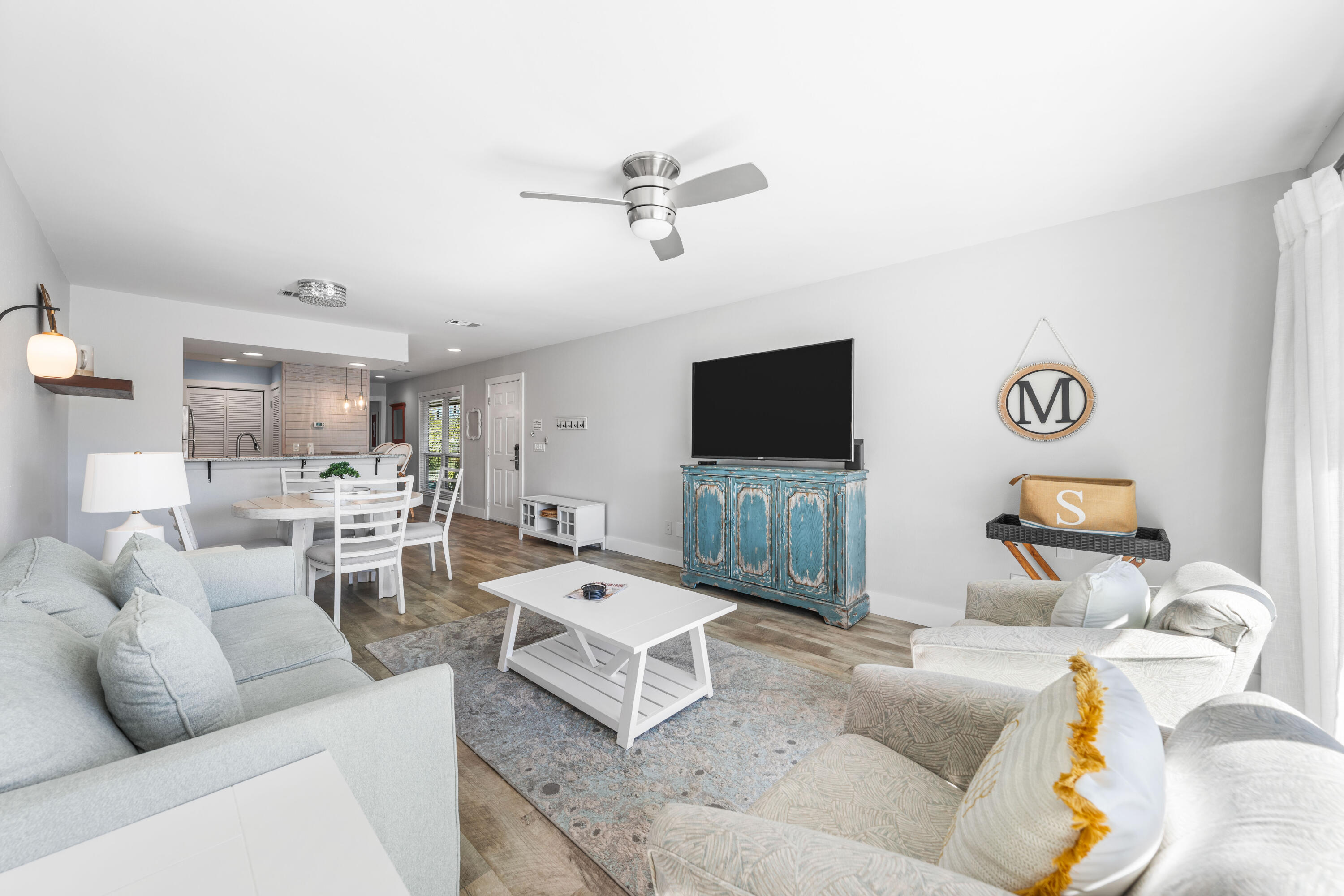 911 Harbour Point Lane 911 — photo