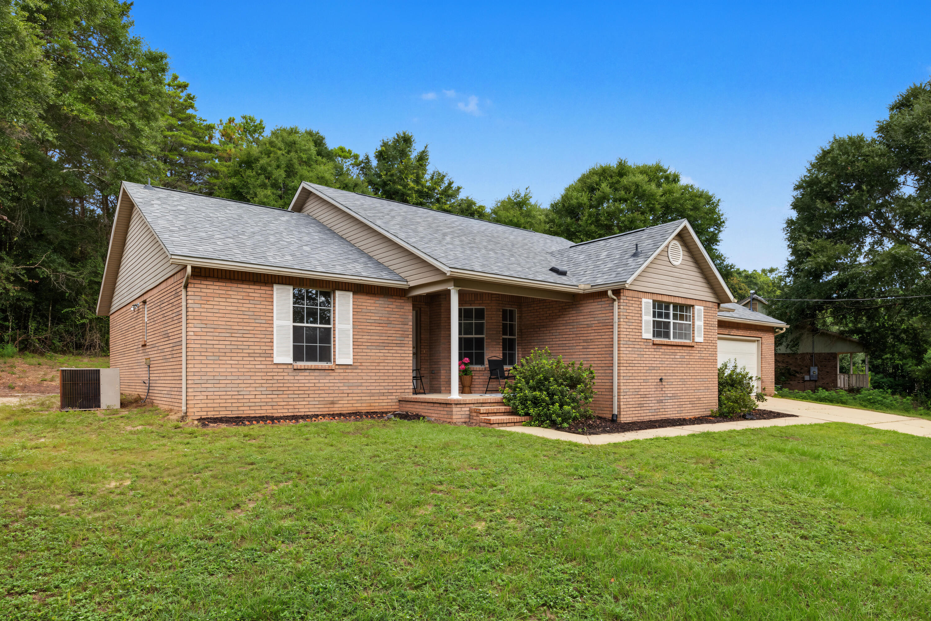 213 Hunter Drive — photo