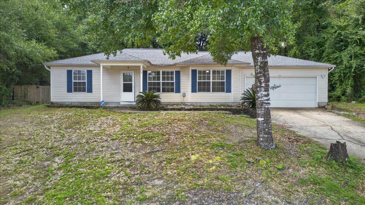 326 Lakeview Drive — photo
