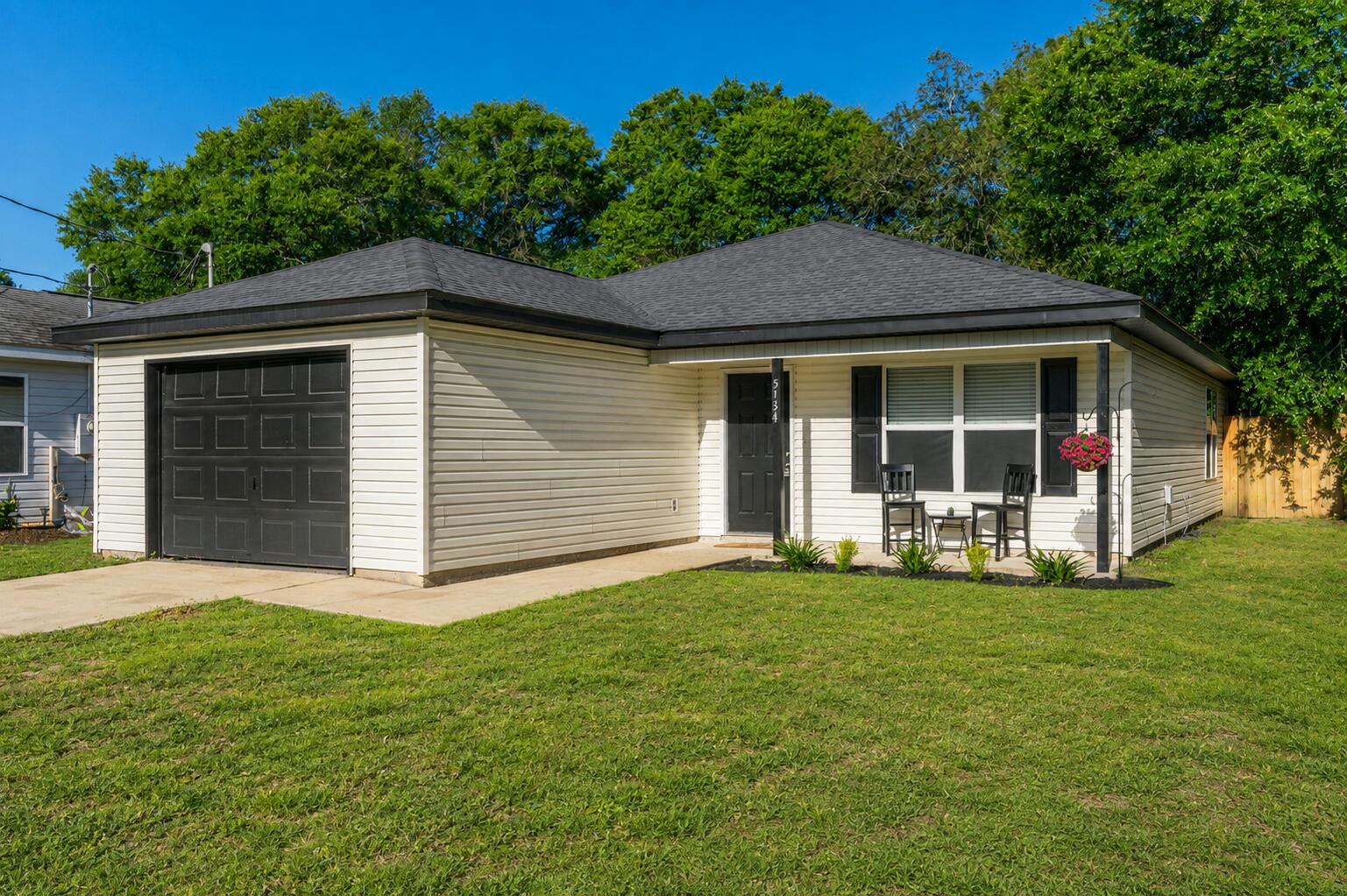 5134 S Lake Drive — photo