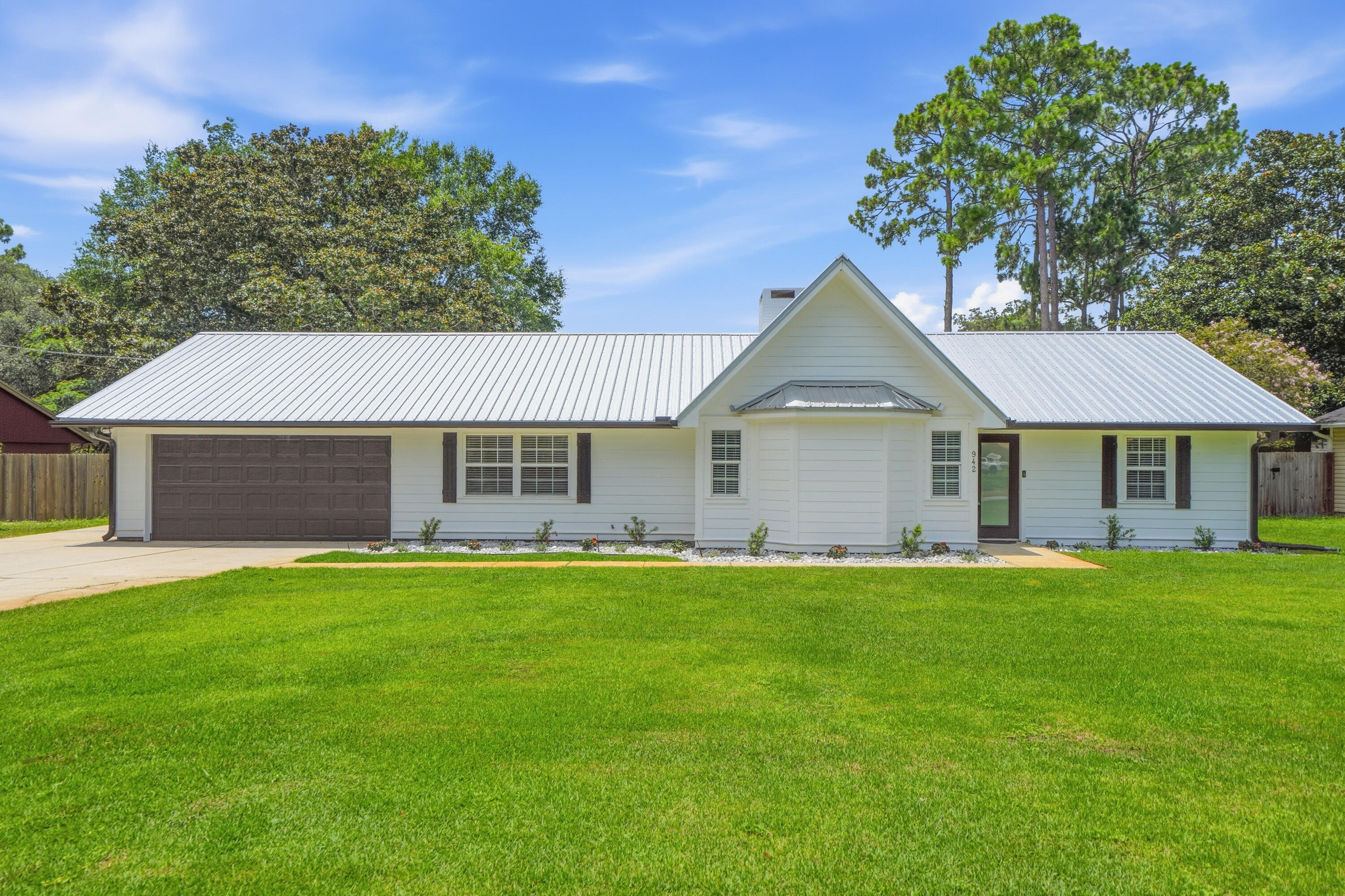 942 Rue De Palms Drive — photo