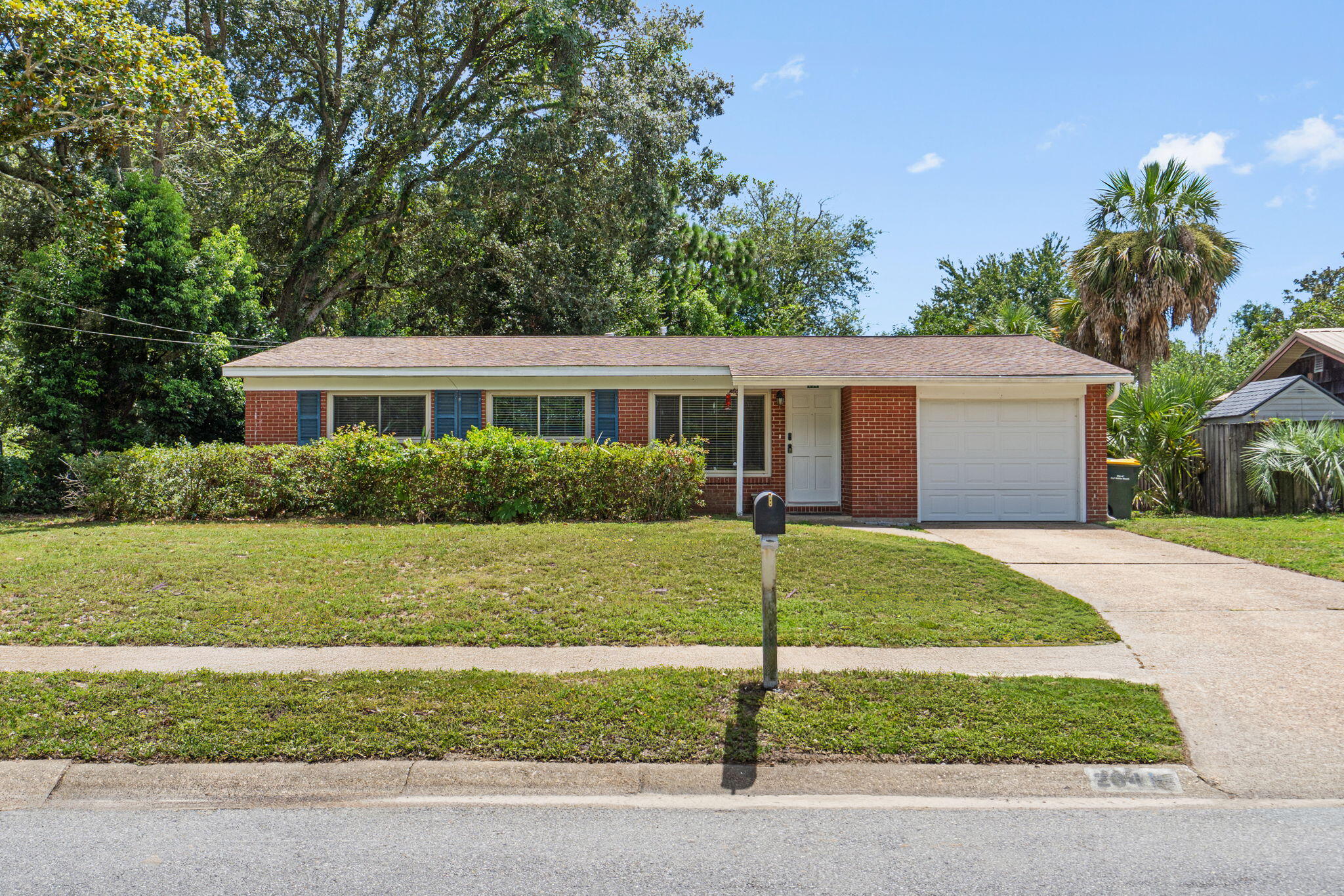 234 NW Holmes Boulevard — photo
