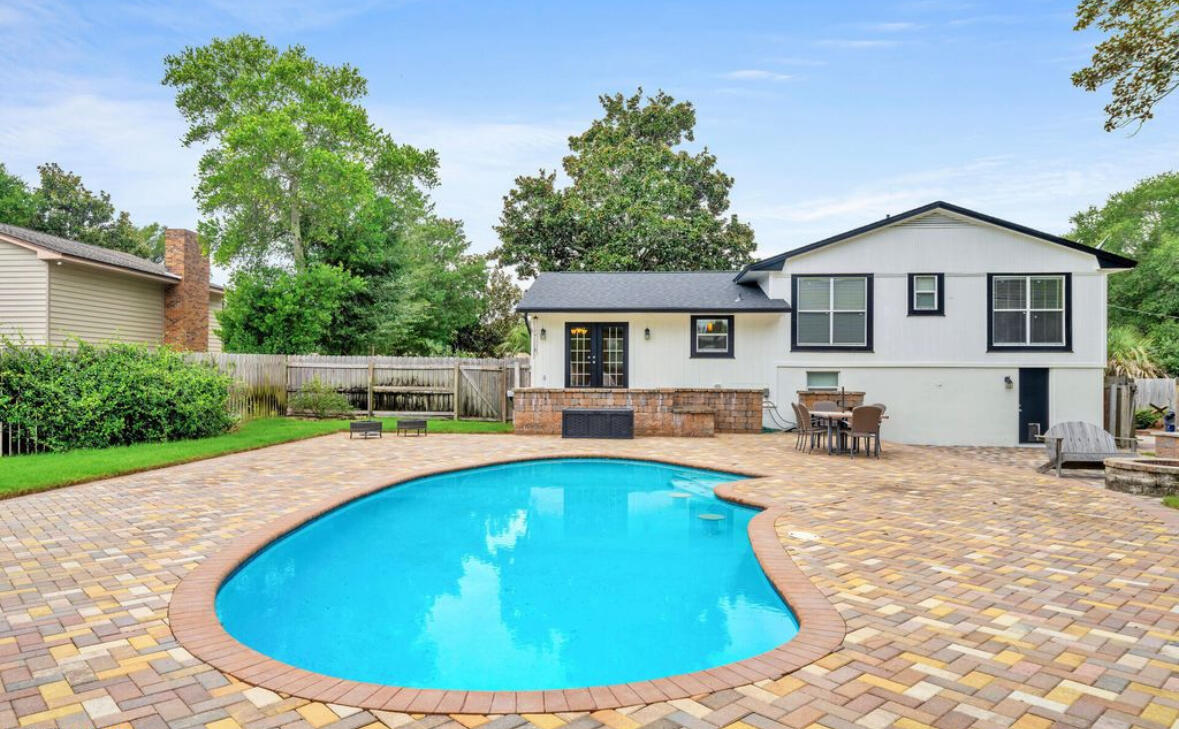 536 Benning Drive — photo