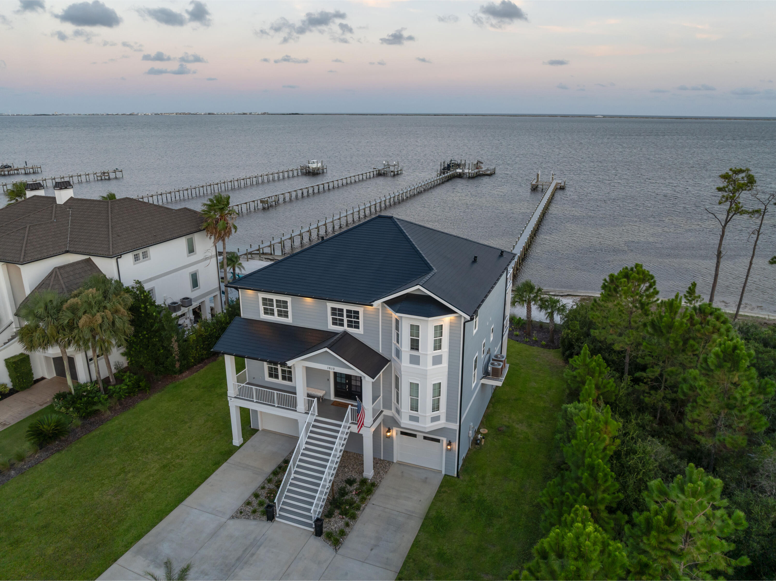 1610 Winding Shore Drive — photo