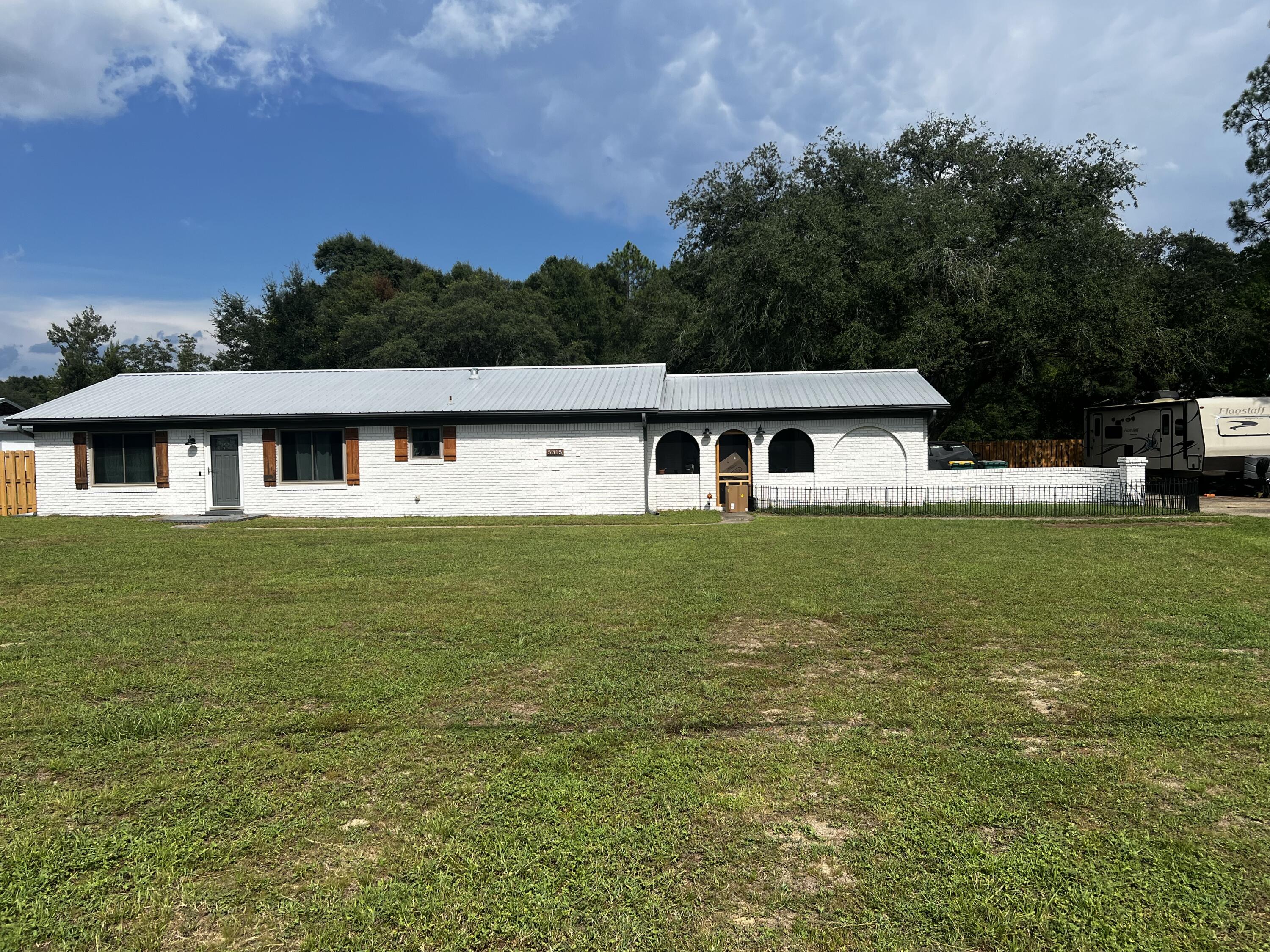 5315 Hillcrest Road — photo