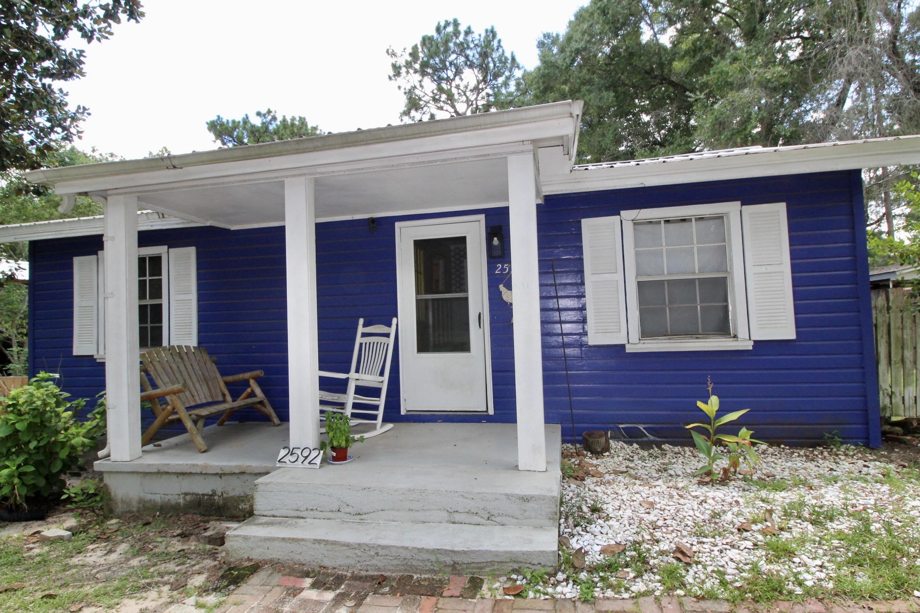 2592 Kingston Road — photo