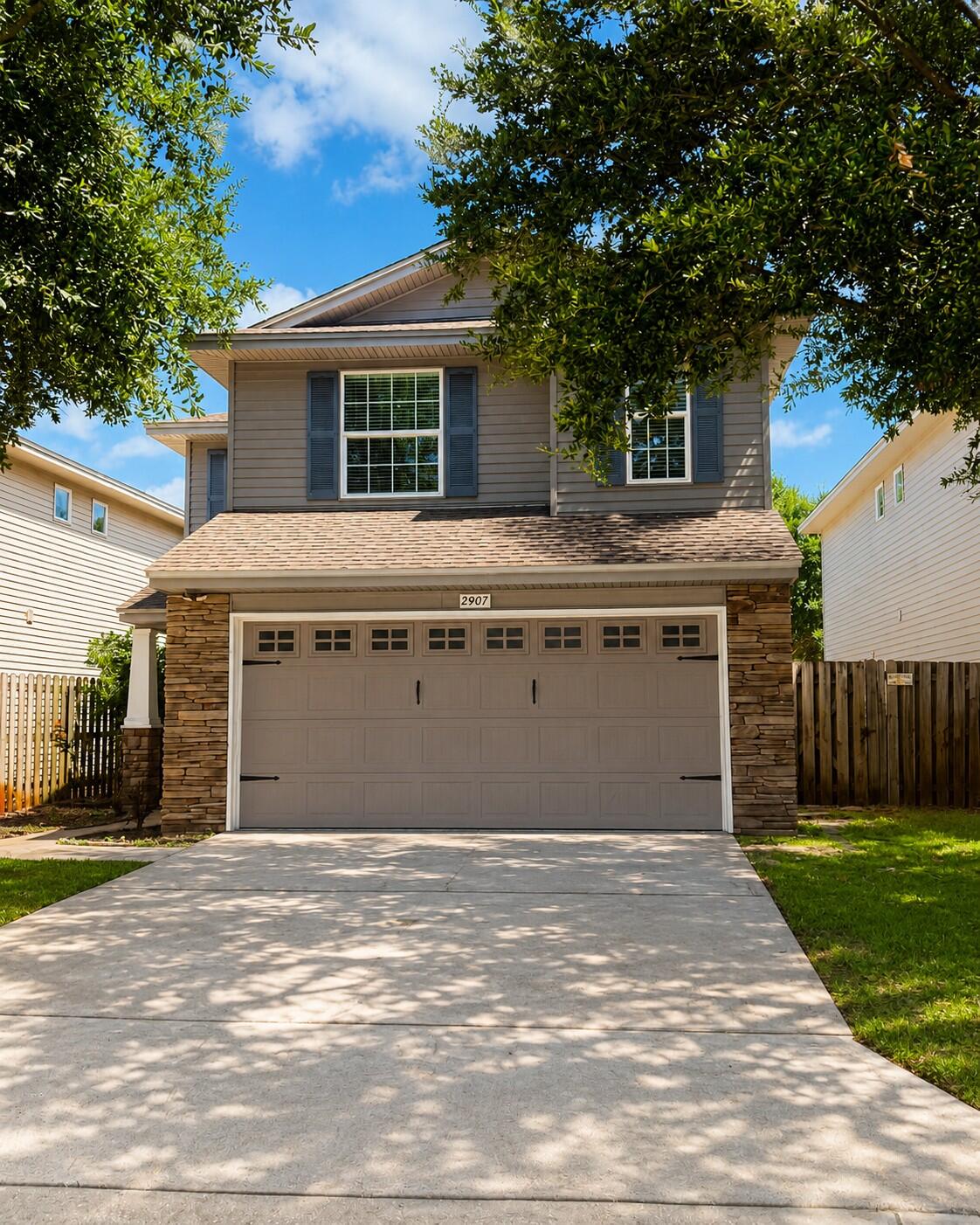 2907 Five Oaks Lane — photo