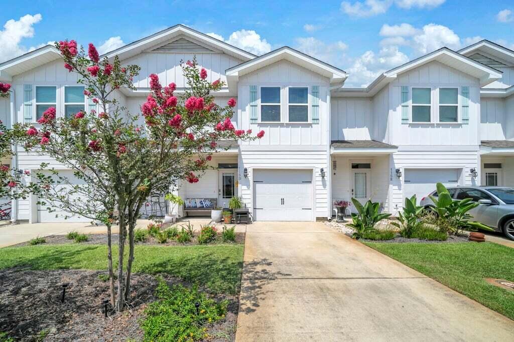115 Crossing Lane Unit D — photo