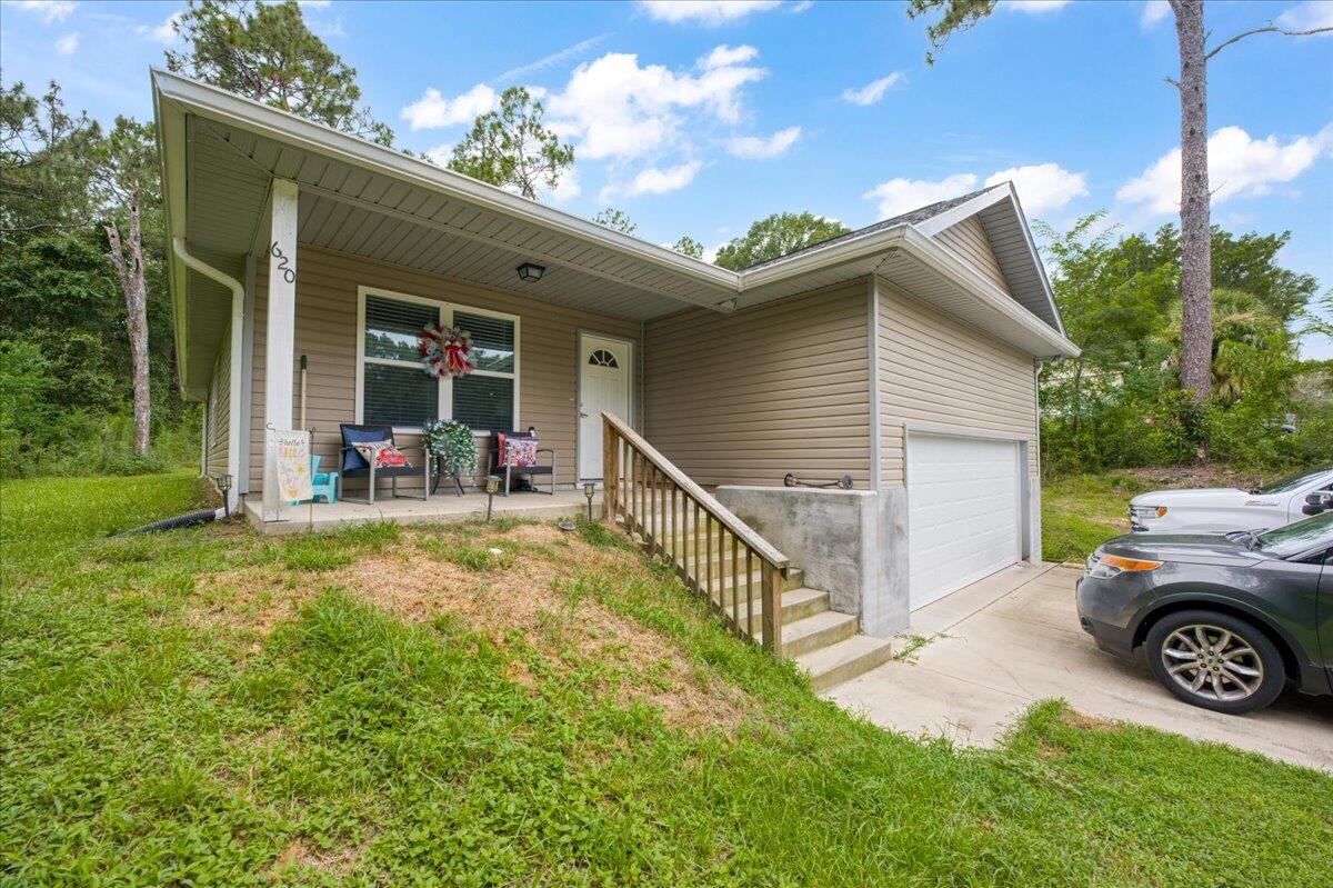 620 Panama Drive — photo