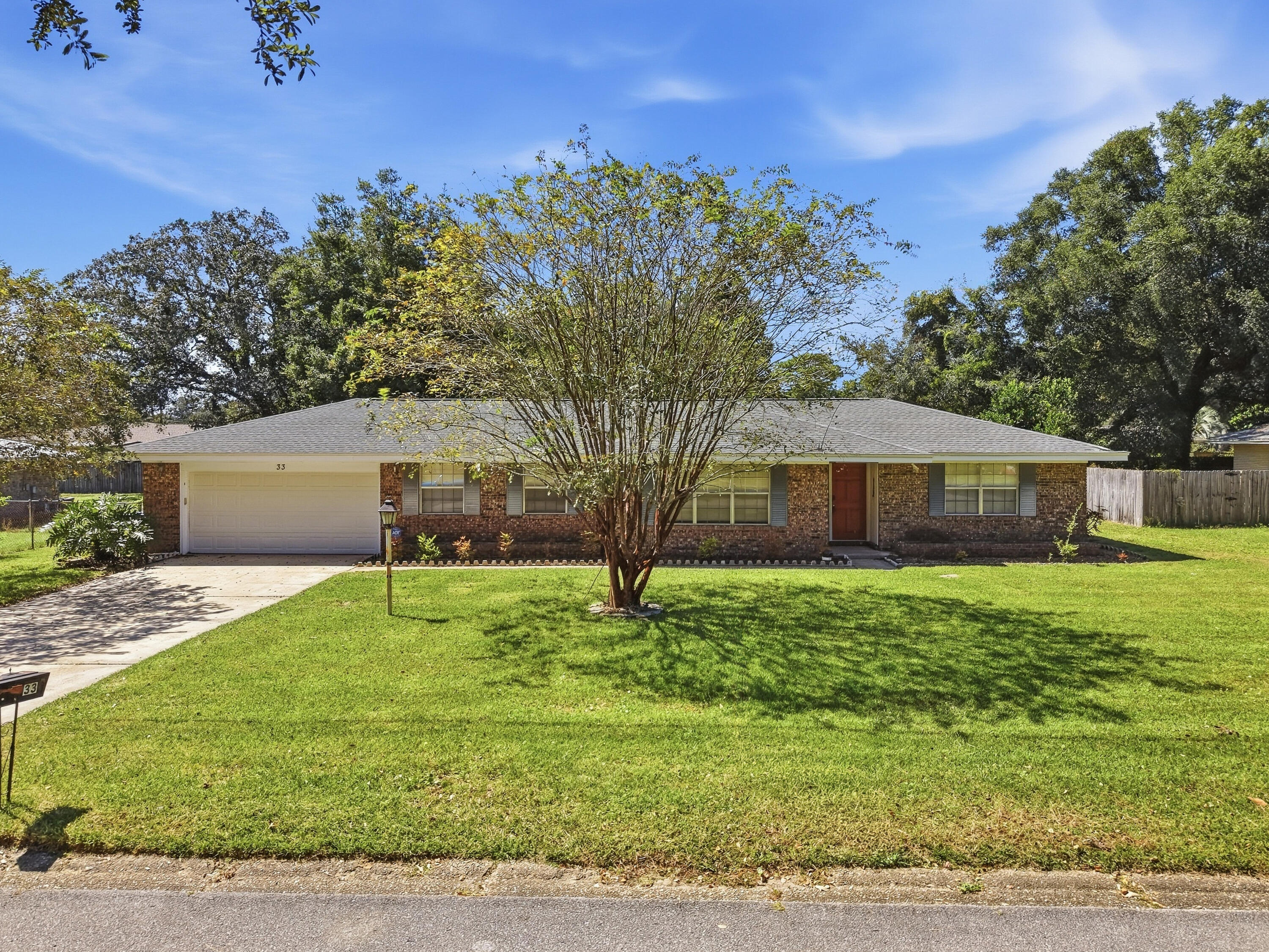 33 James Drive — photo