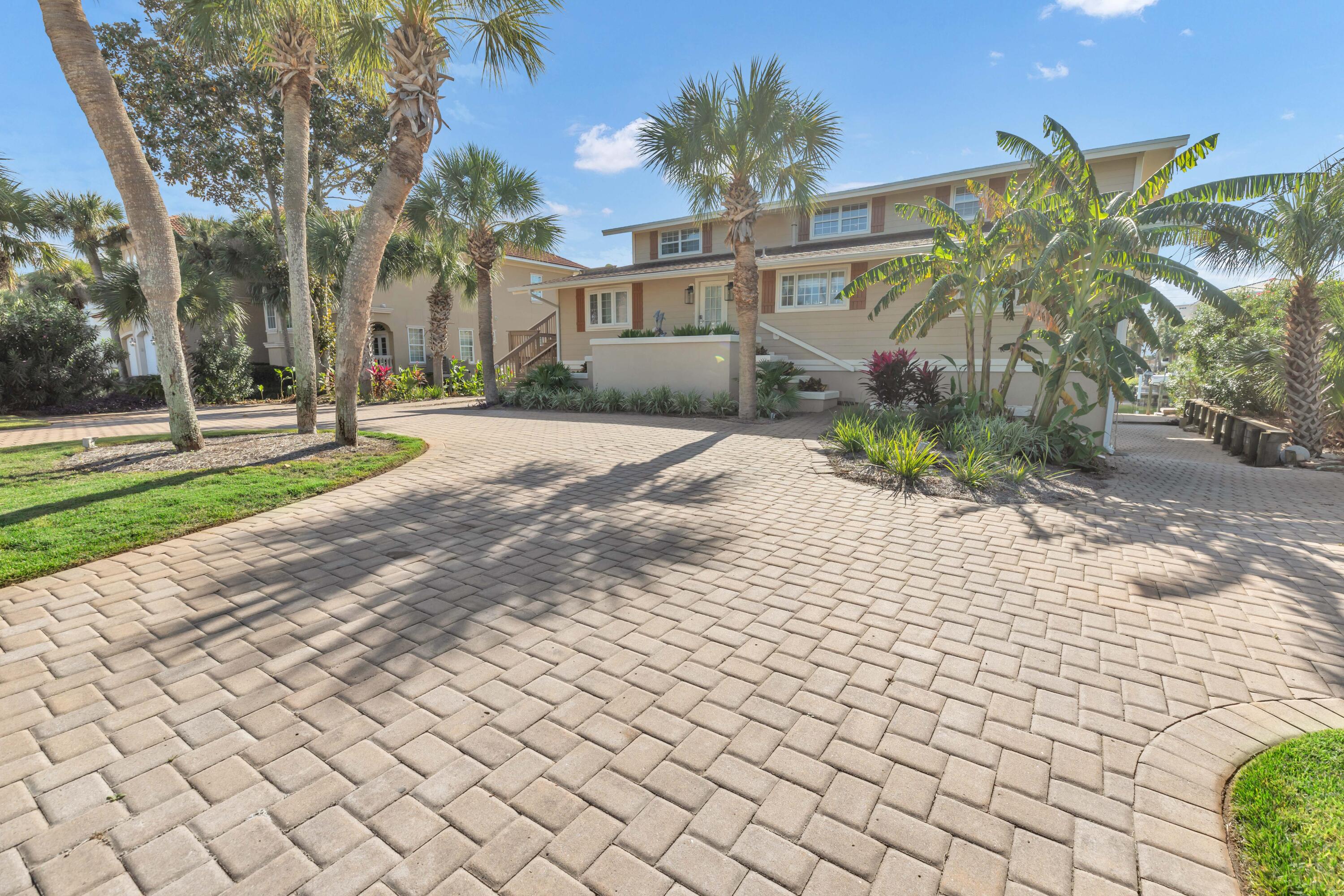 514 Vera Cruz Drive — photo