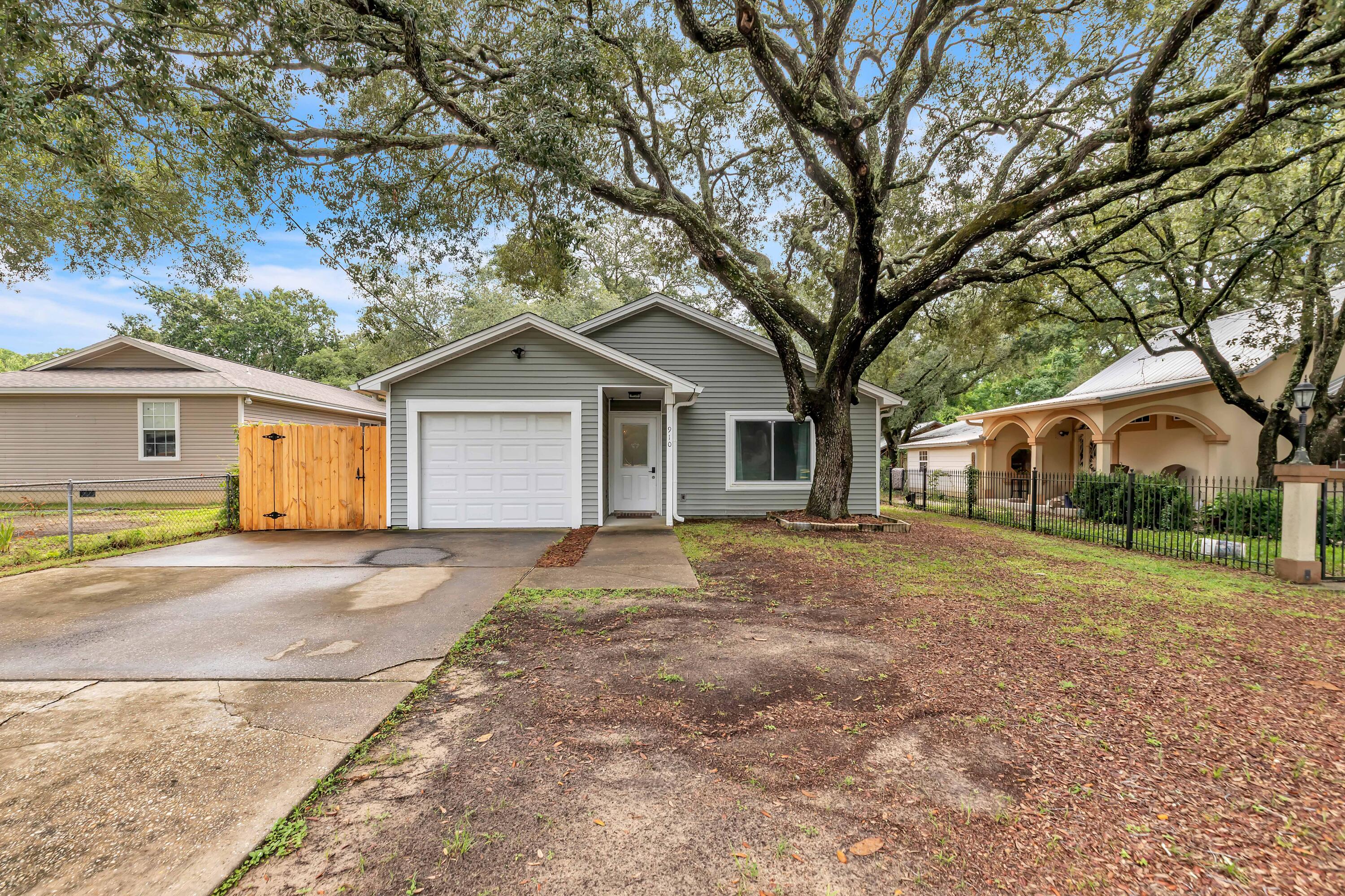 910 Linden Avenue — photo