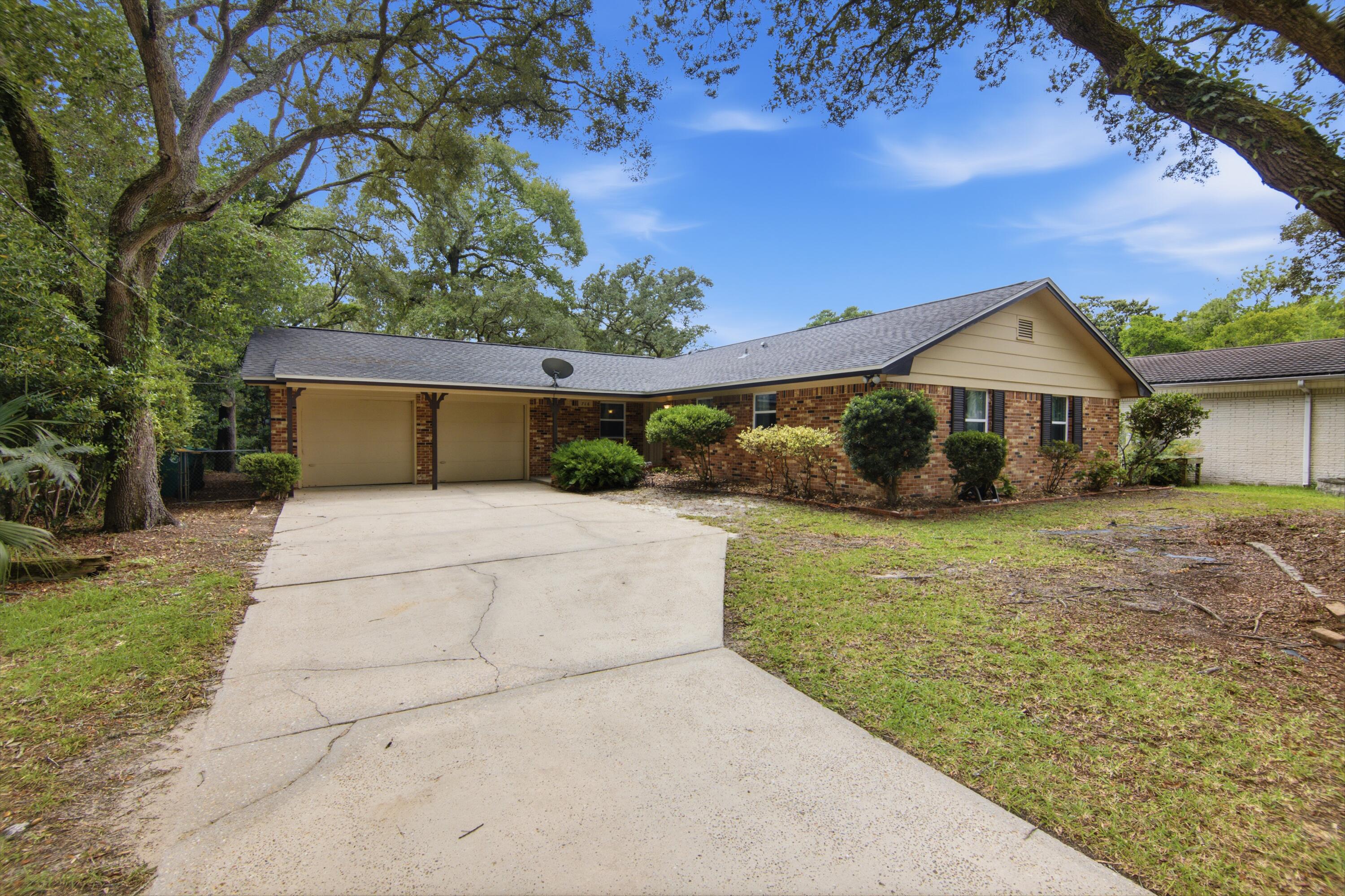 716 Bradford Drive — photo