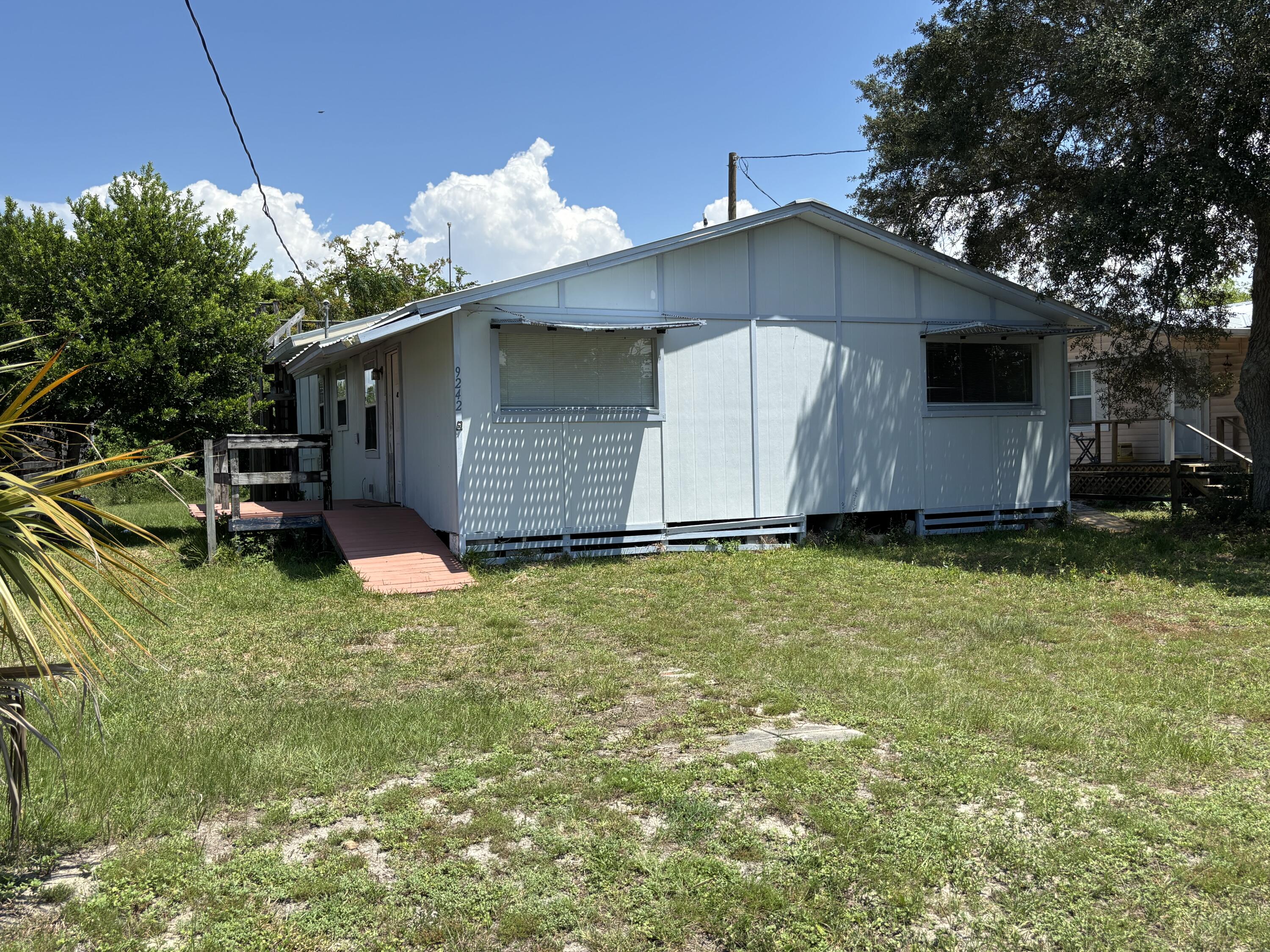 9242 Cockles Avenue — photo