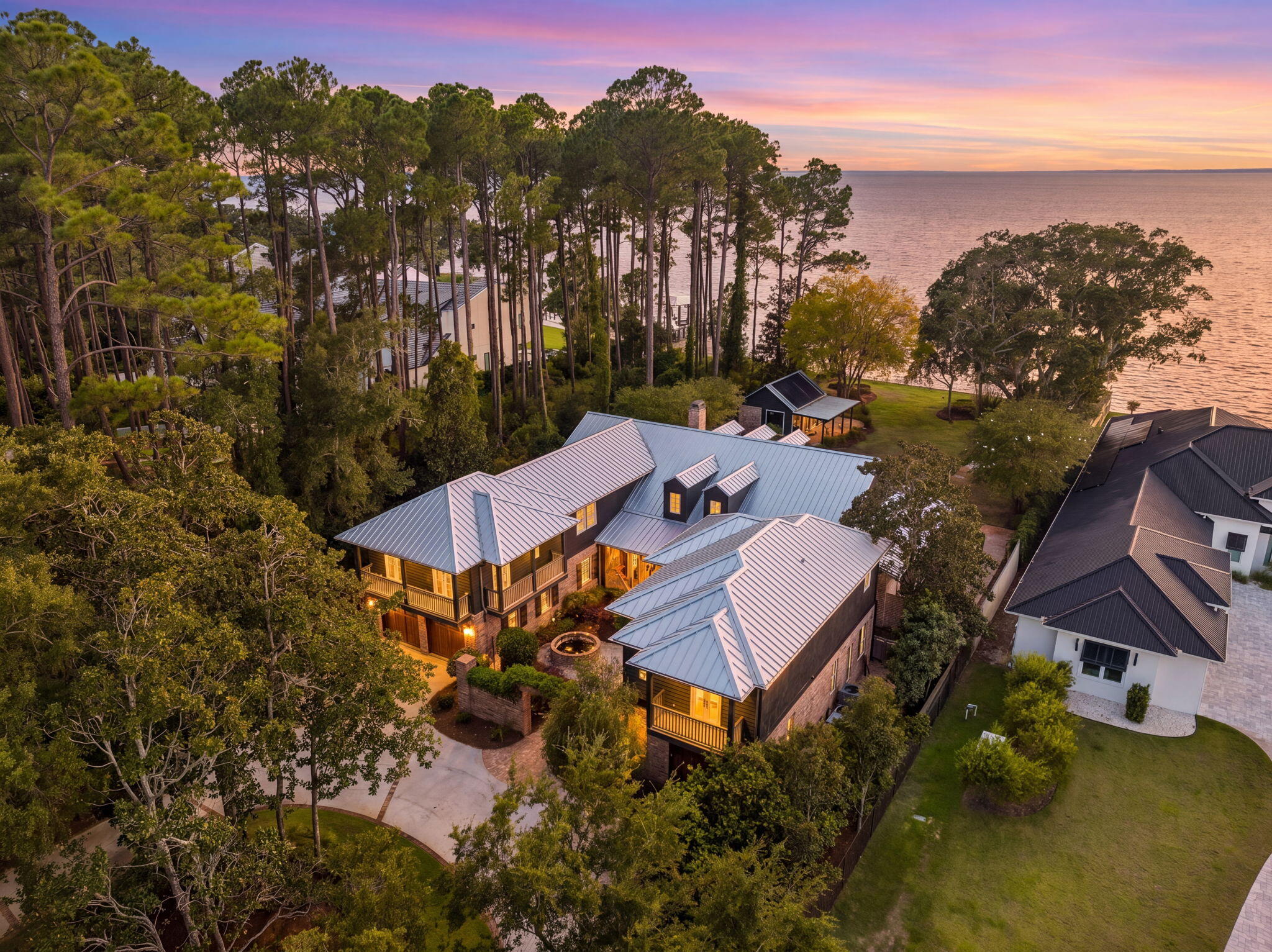 389 Driftwood Point Road — photo