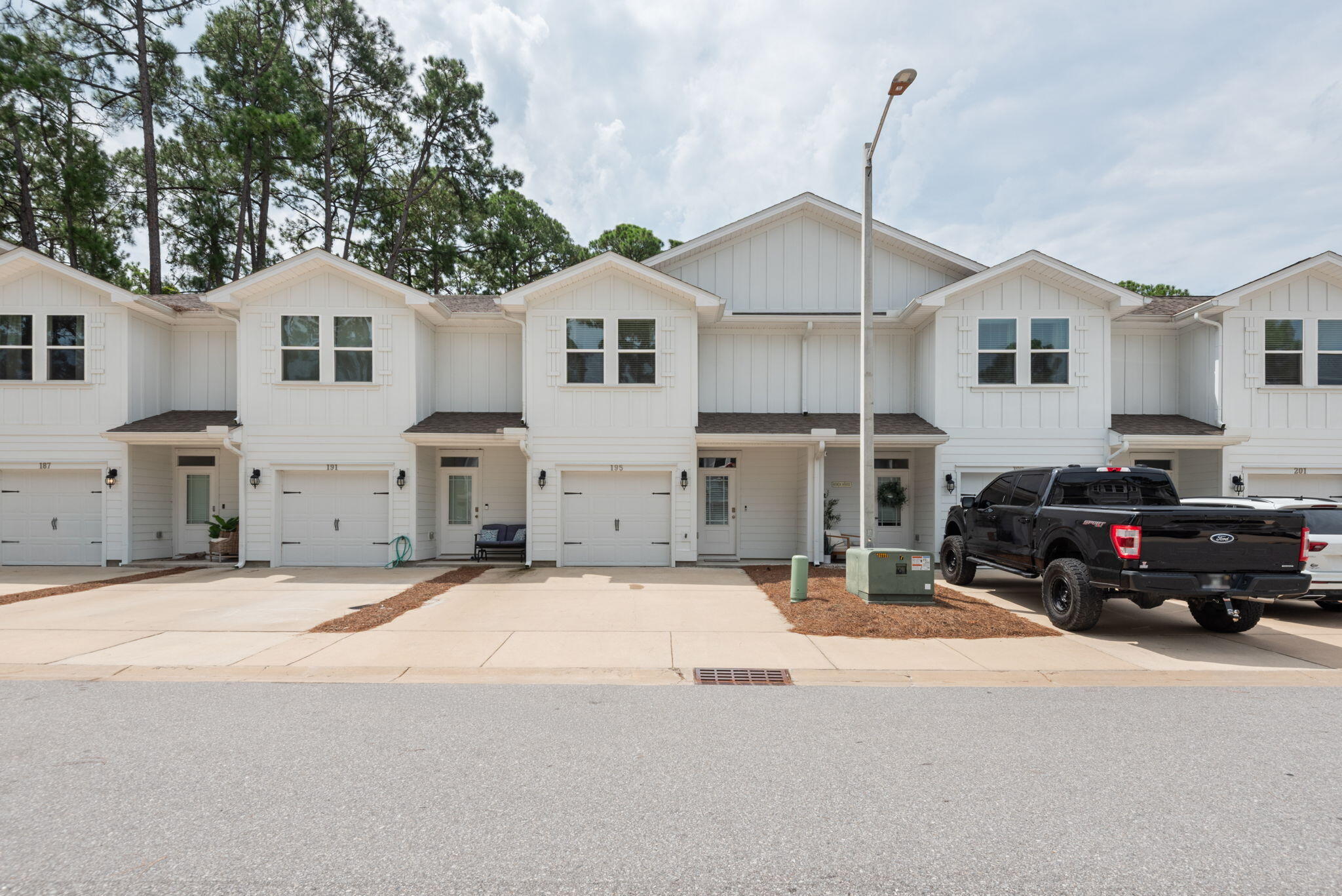 195 Sandhill Pines Drive — photo
