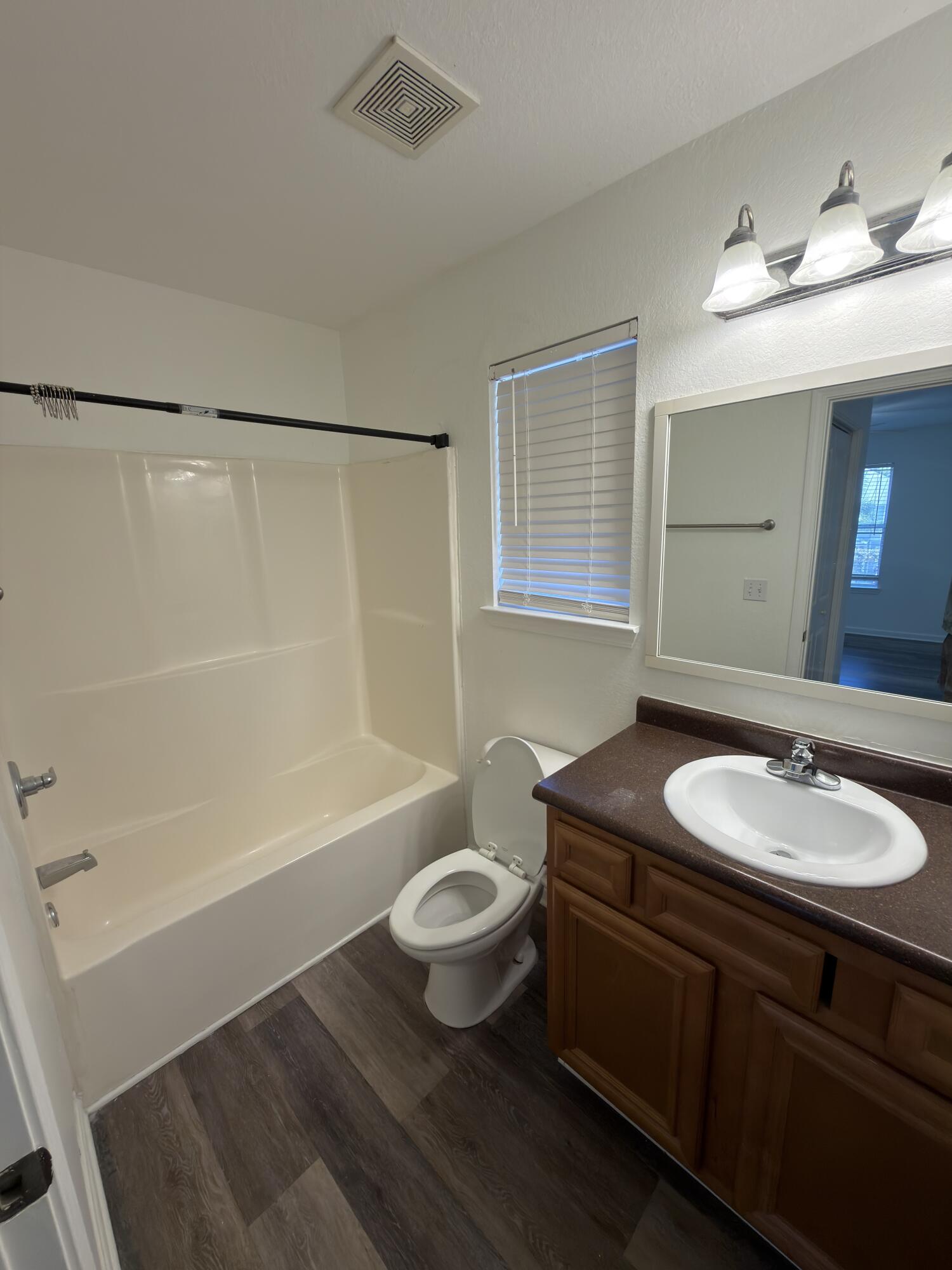 24 Talon Court E — photo