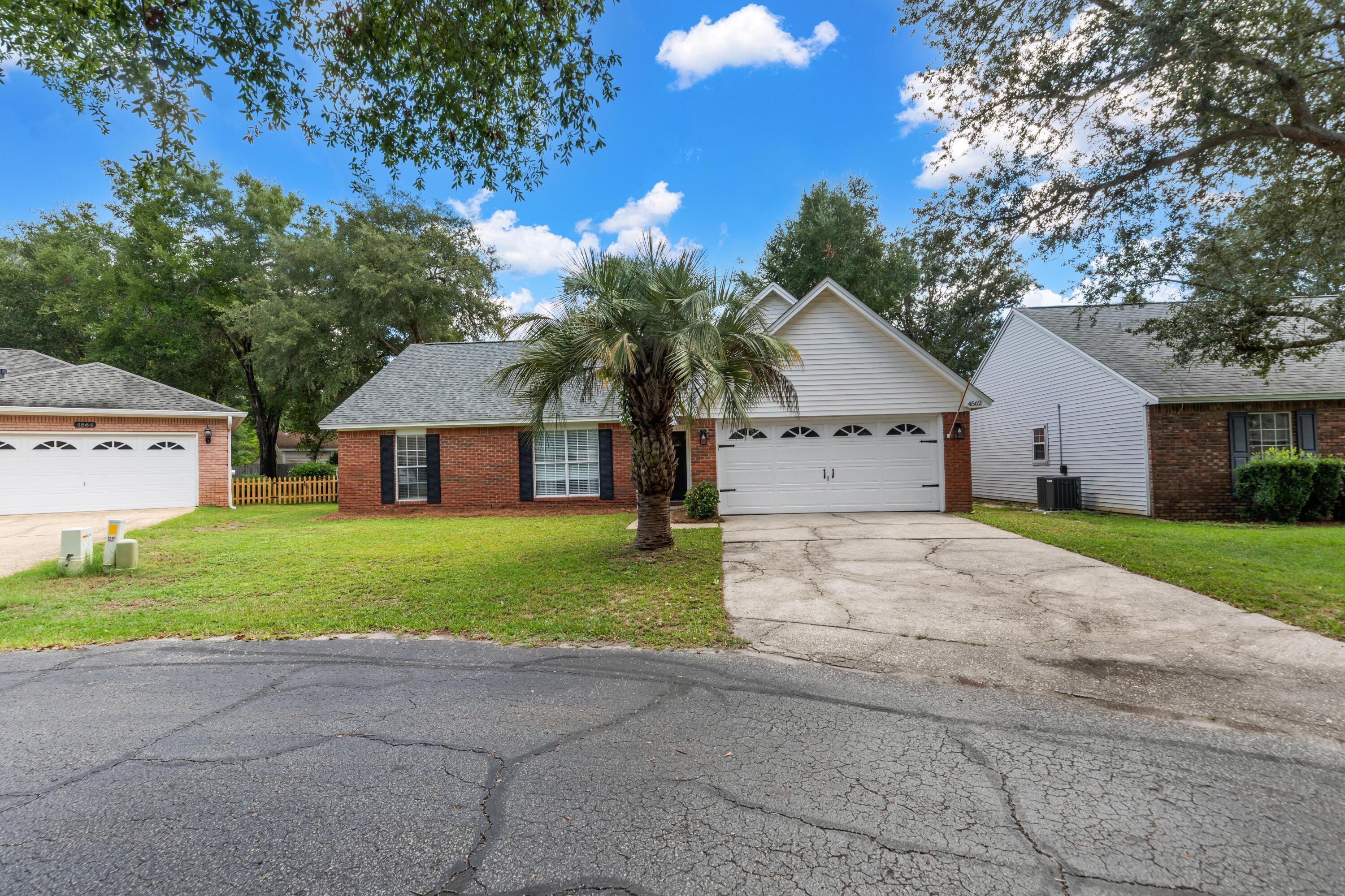 4562 Parkwood Court — photo