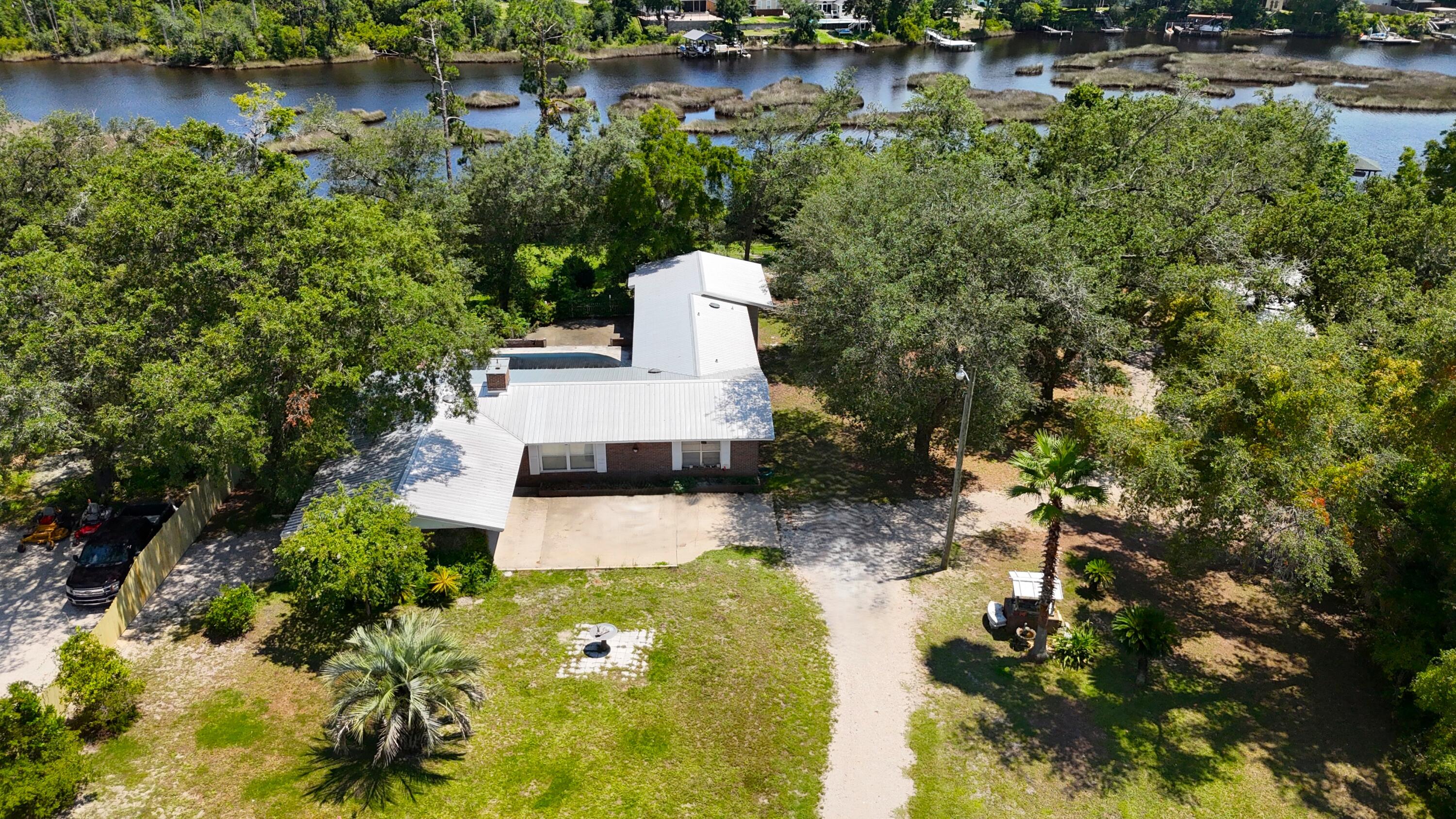7606 Lilly Street — photo