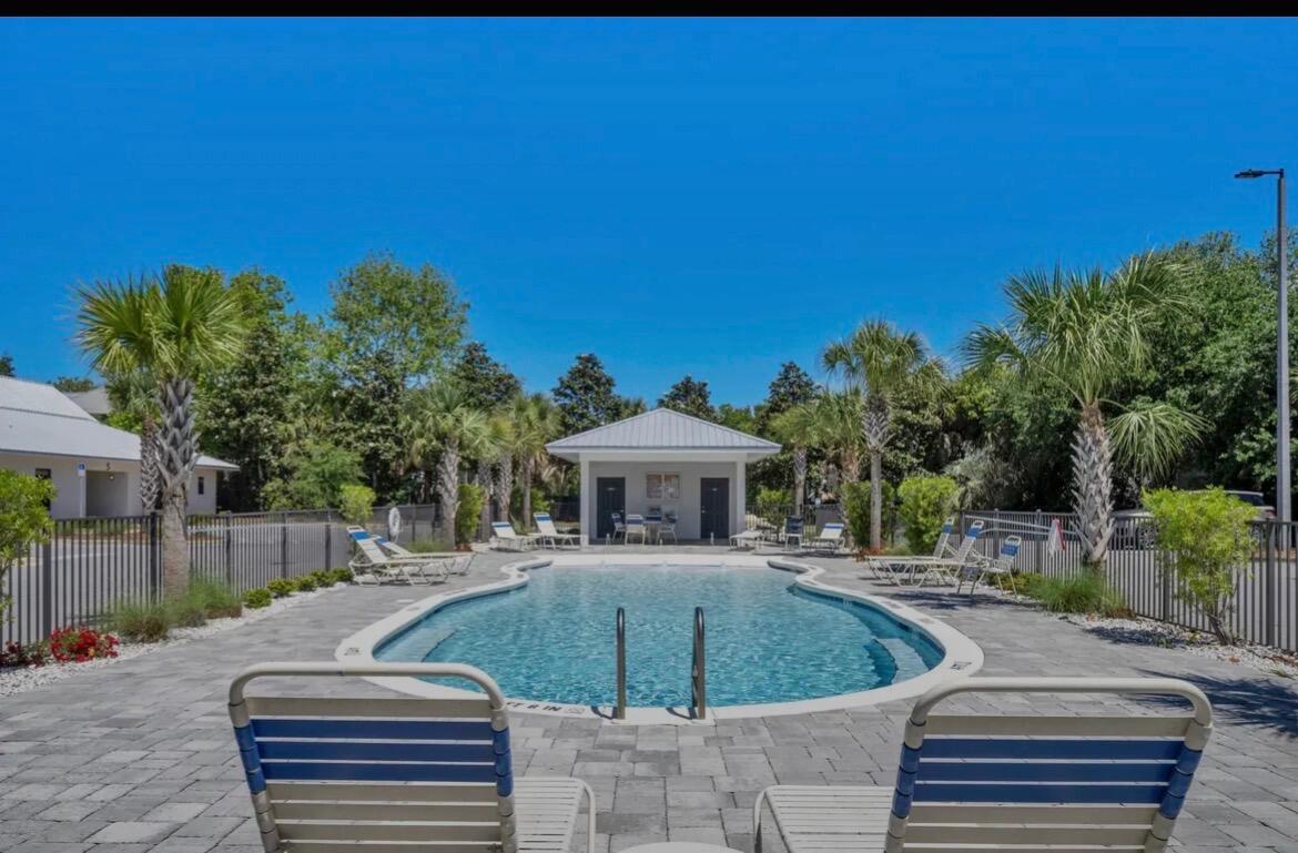 3938 W County Hwy 30a Unit 614 — photo
